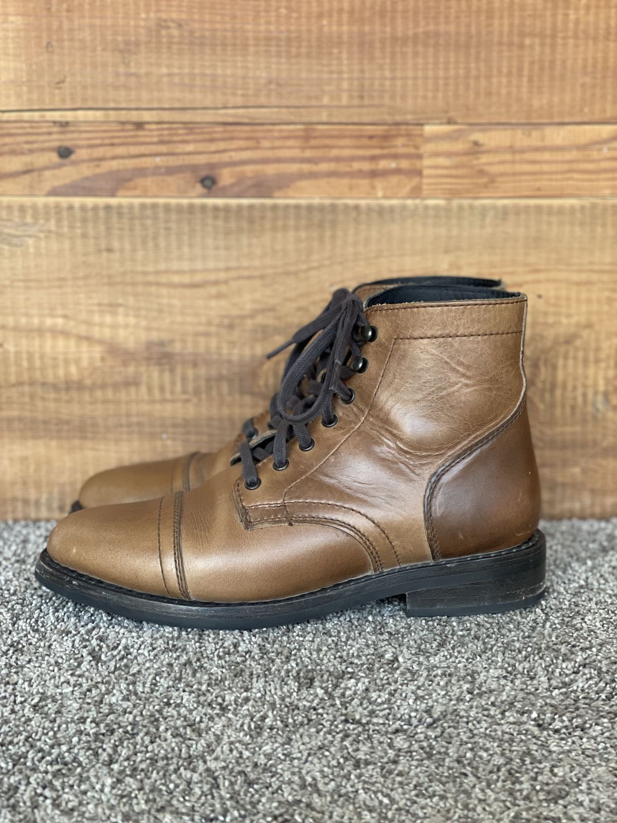 Photo by patinathunderdome on May 6, 2022 of the Thursday Captain in Horween Natural Chromexcel.