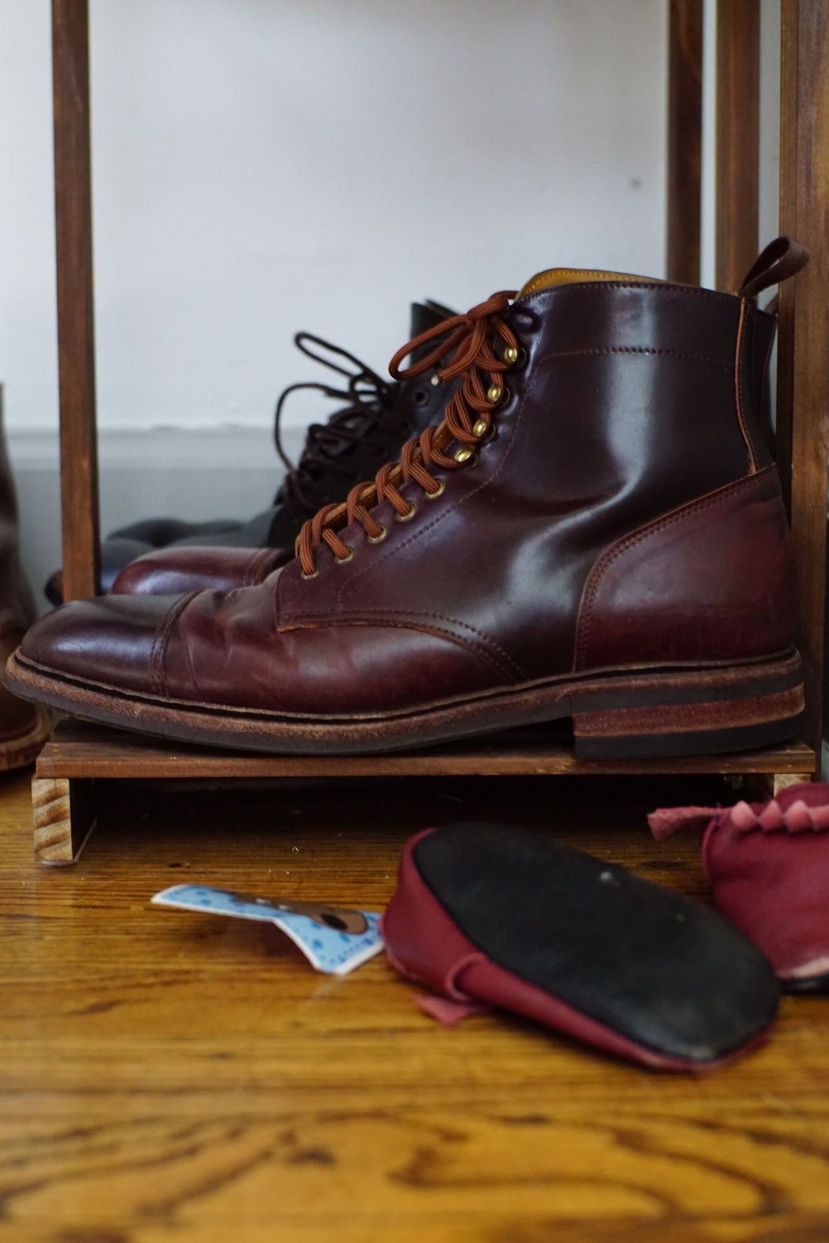 Photo by patinathunderdome on May 5, 2022 of the Meermin Derby Boot in Horween Color 8 Shell Cordovan.