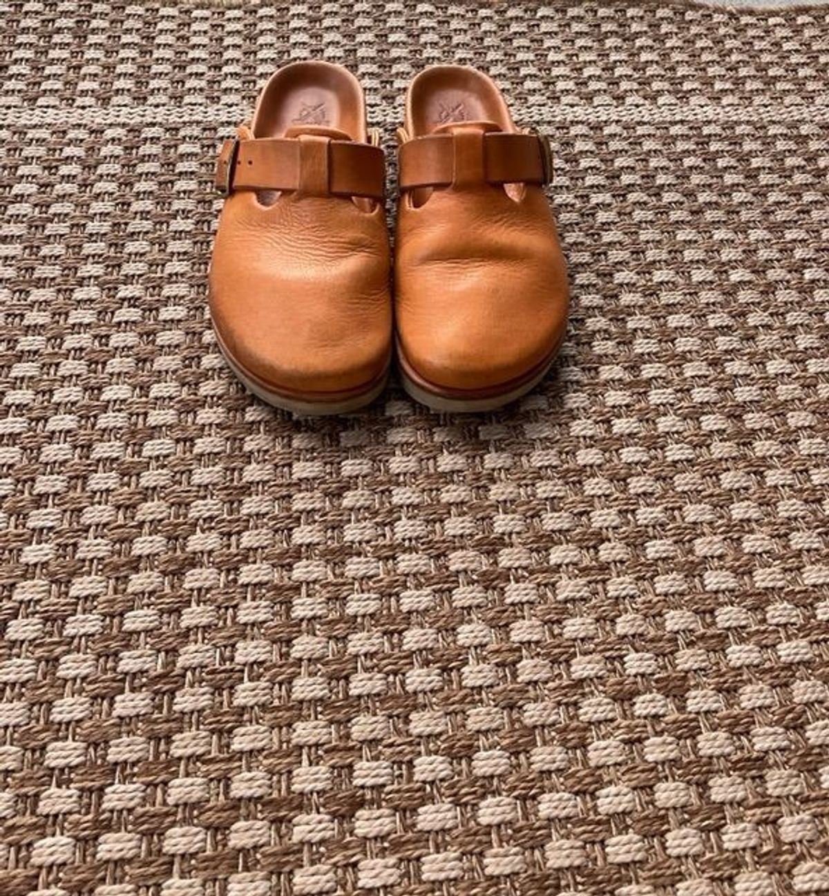 Photo by patinathunderdome on December 5, 2021 of the Love Jules 1973 Clog in Horween Natural Essex.
