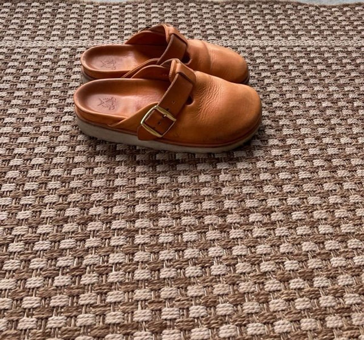 Photo by patinathunderdome on December 5, 2021 of the Love Jules 1973 Clog in Horween Natural Essex.