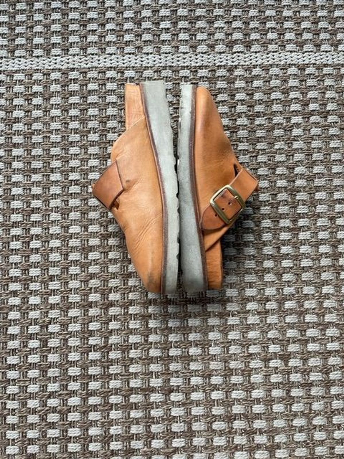 Photo by patinathunderdome on December 5, 2021 of the Love Jules 1973 Clog in Horween Natural Essex.