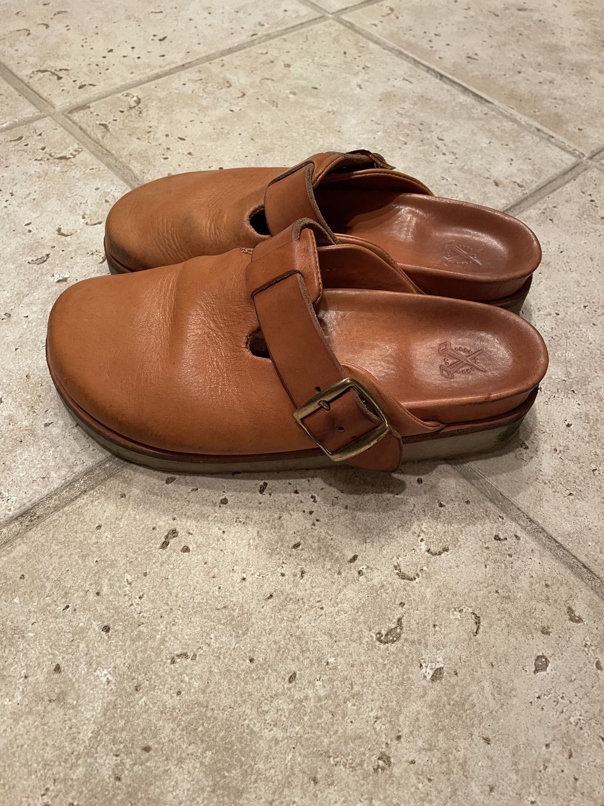Photo by patinathunderdome on January 6, 2022 of the Love Jules 1973 Clog in Horween Natural Essex.