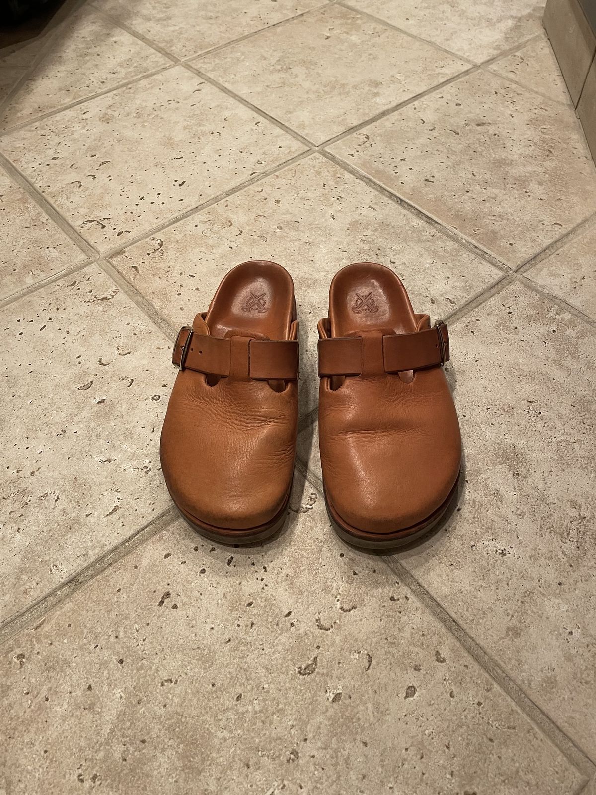 Photo by patinathunderdome on January 6, 2022 of the Love Jules 1973 Clog in Horween Natural Essex.