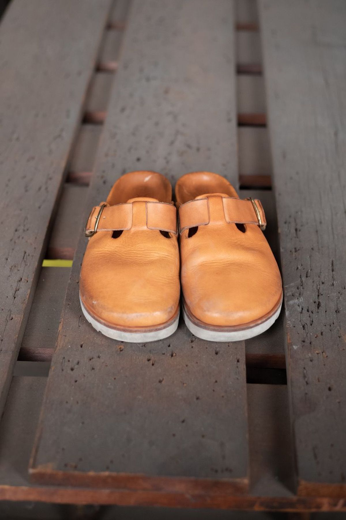 Photo by patinathunderdome on February 4, 2022 of the Love Jules 1973 Clog in Horween Natural Essex.