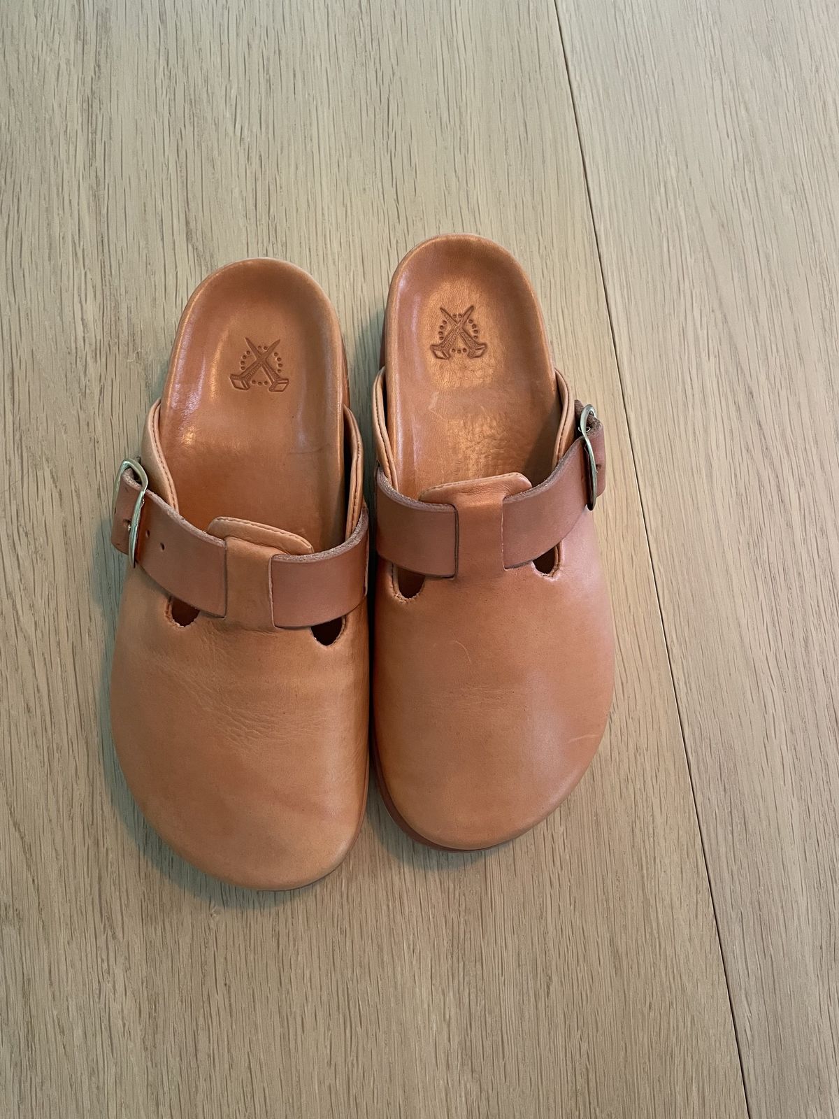 Photo by patinathunderdome on October 2, 2021 of the Love Jules 1973 Clog in Horween Natural Essex.