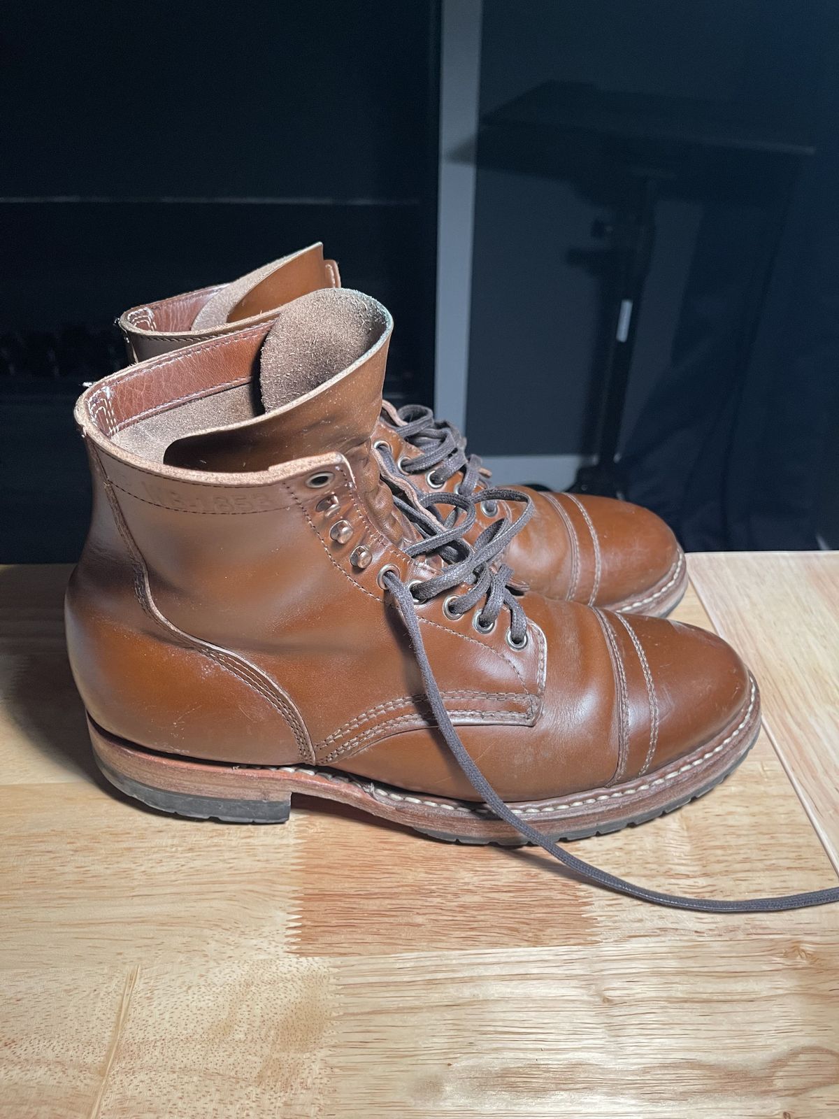 Photo by patinathunderdome on January 4, 2022 of the White's MP-M1TC in Horween British Tan Chromexcel.