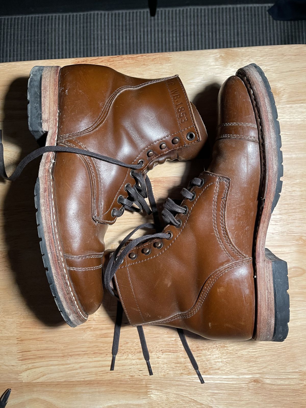 Photo by patinathunderdome on January 4, 2022 of the White's MP-M1TC in Horween British Tan Chromexcel.