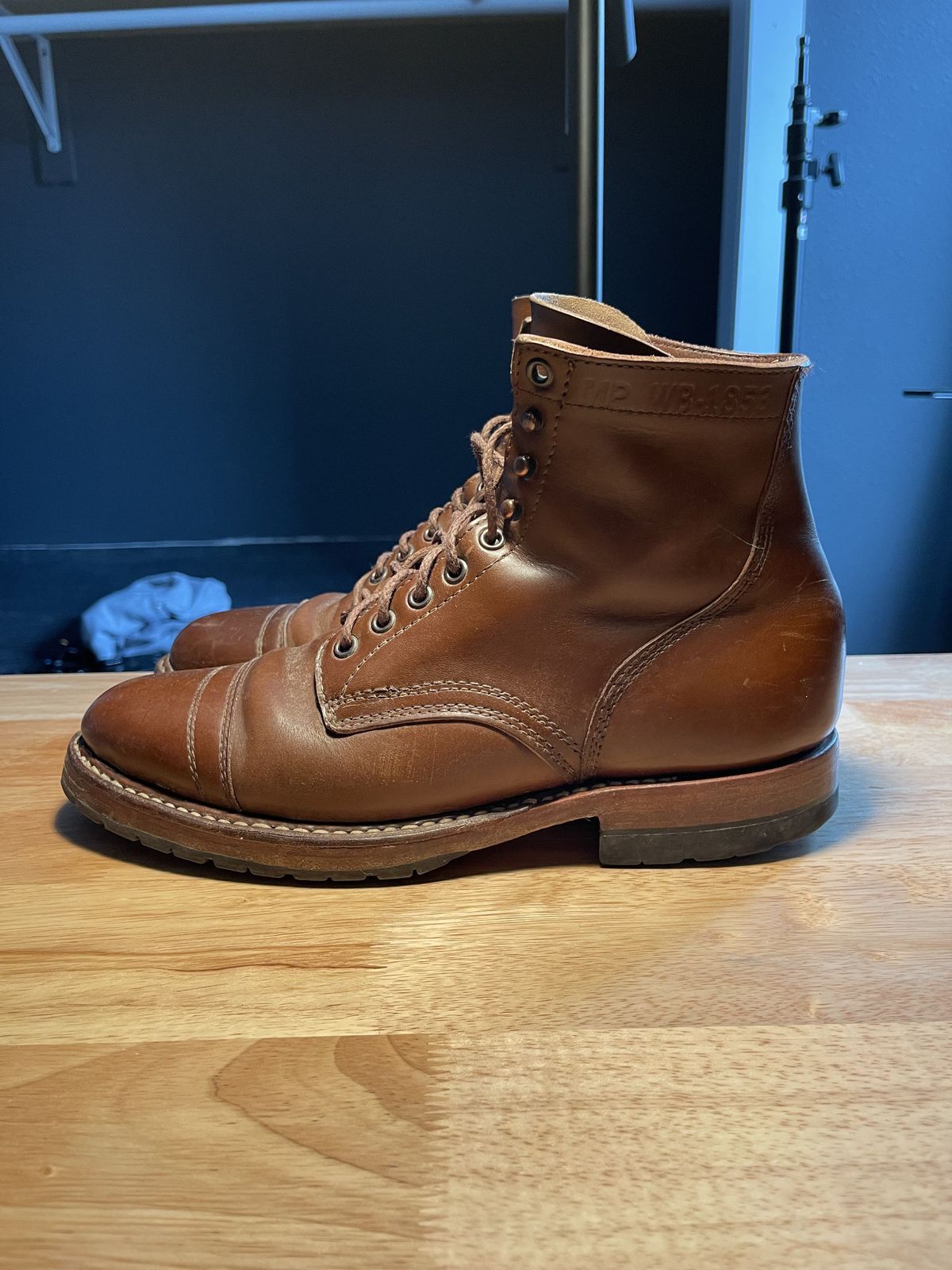 Photo by patinathunderdome on April 2, 2022 of the White's MP-M1TC in Horween British Tan Chromexcel.