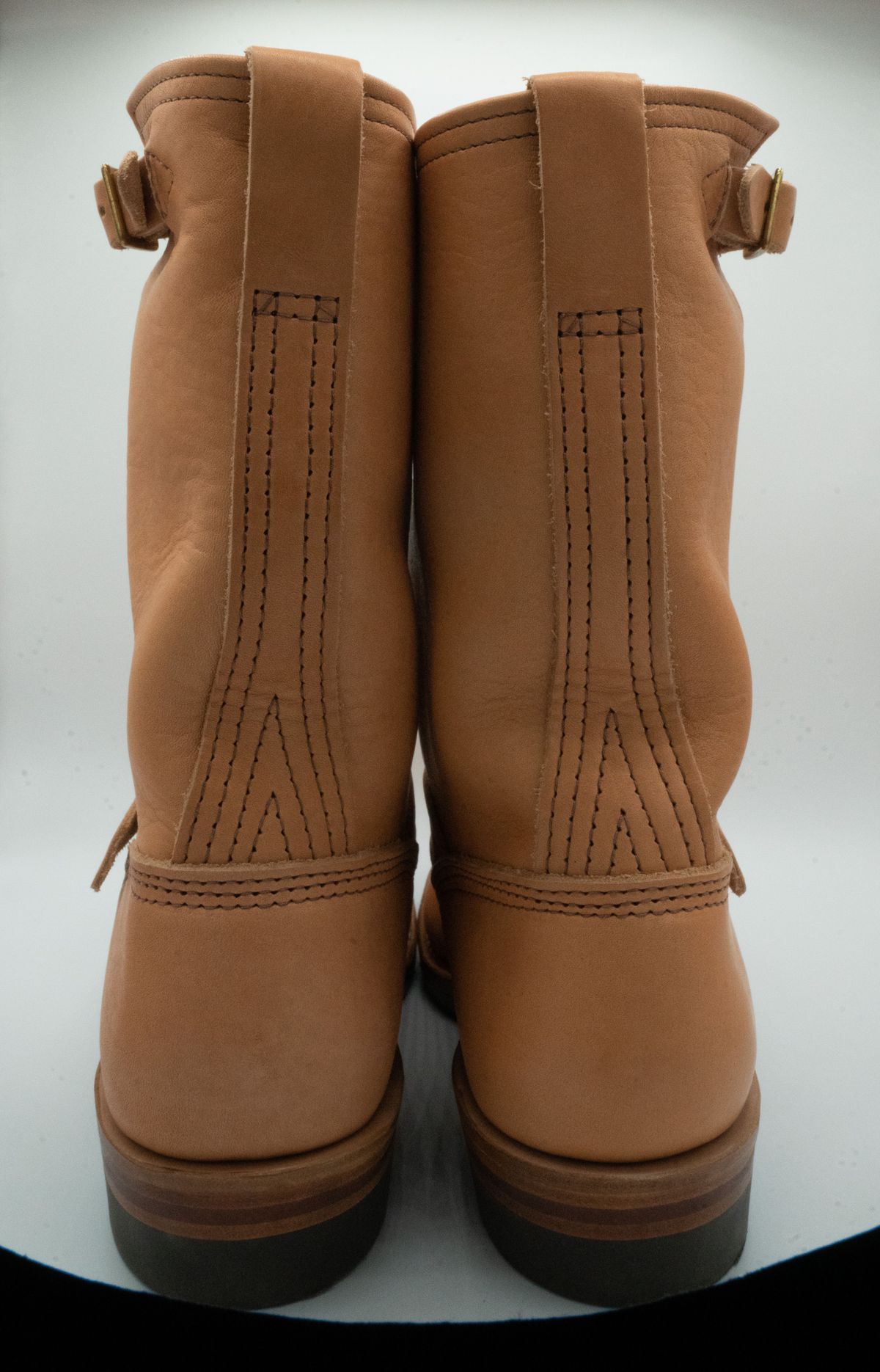 Photo by patinathunderdome on September 30, 2021 of the Wesco Mister Lou in Horween Natural Essex.