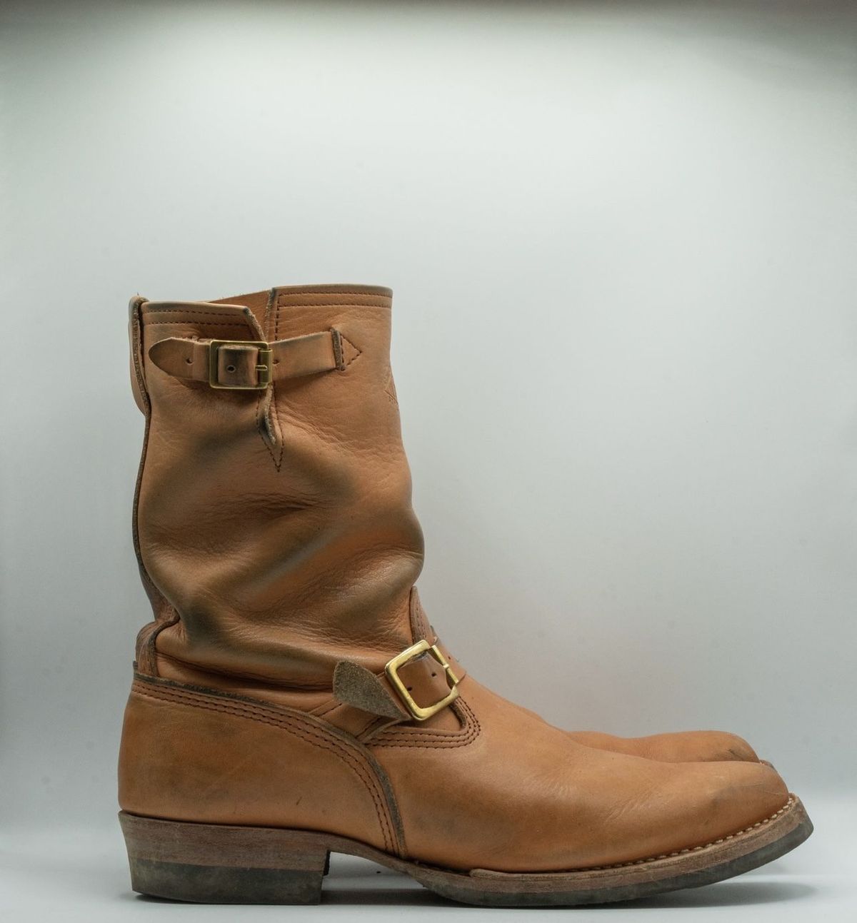 Photo by patinathunderdome on December 5, 2021 of the Wesco Mister Lou in Horween Natural Essex.