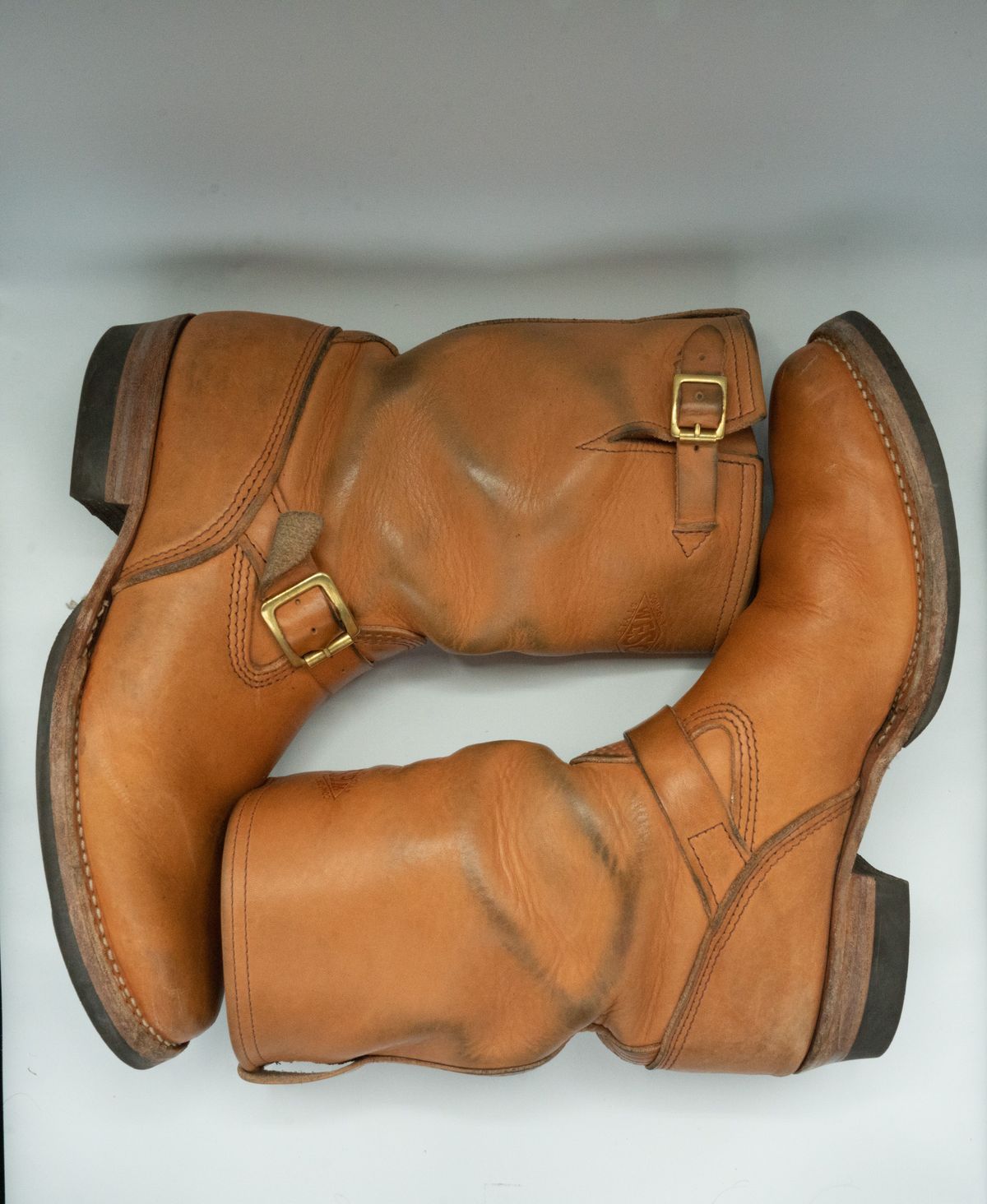 Photo by patinathunderdome on January 5, 2022 of the Wesco Mister Lou in Horween Natural Essex.