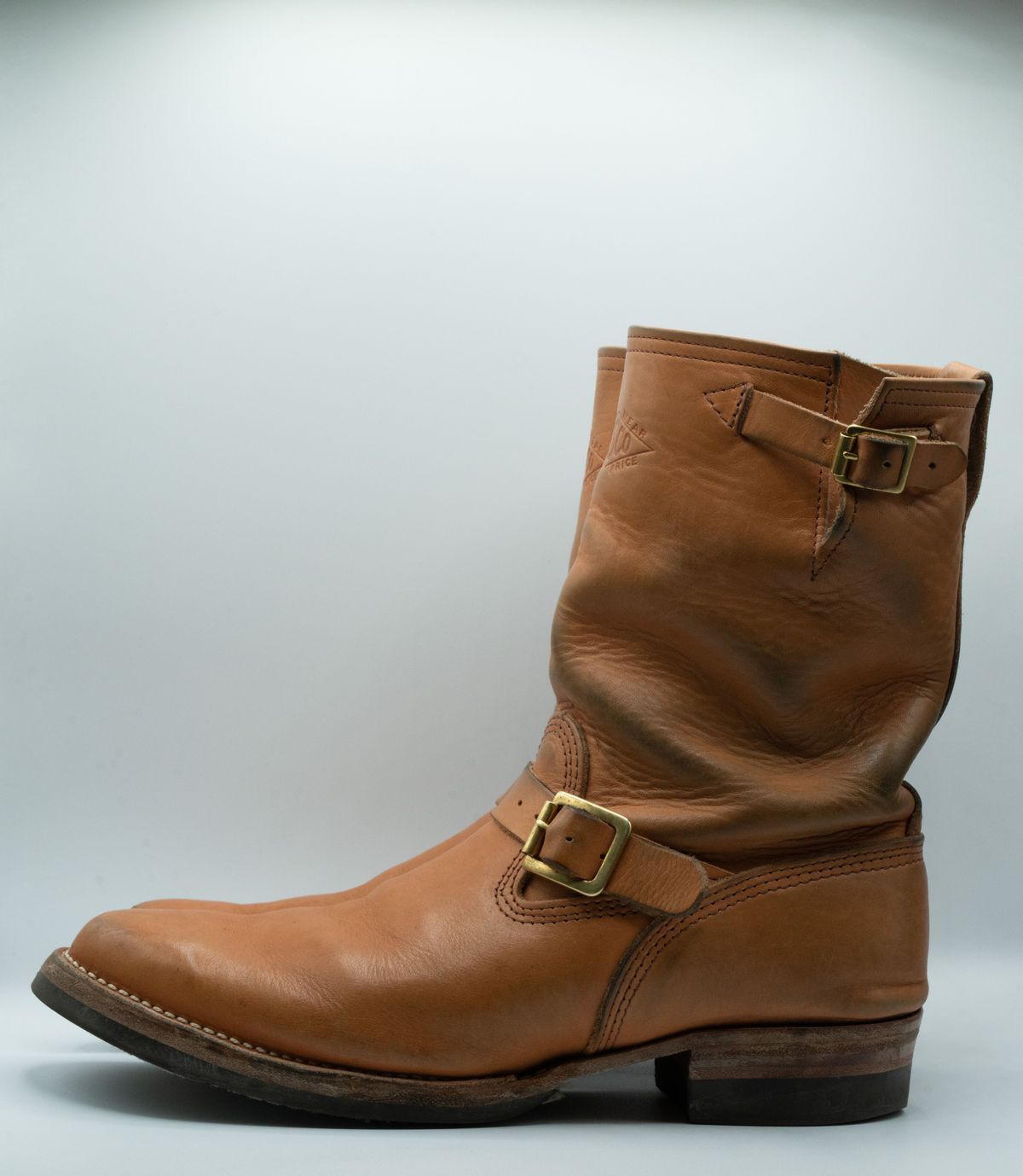 Photo by patinathunderdome on January 5, 2022 of the Wesco Mister Lou in Horween Natural Essex.