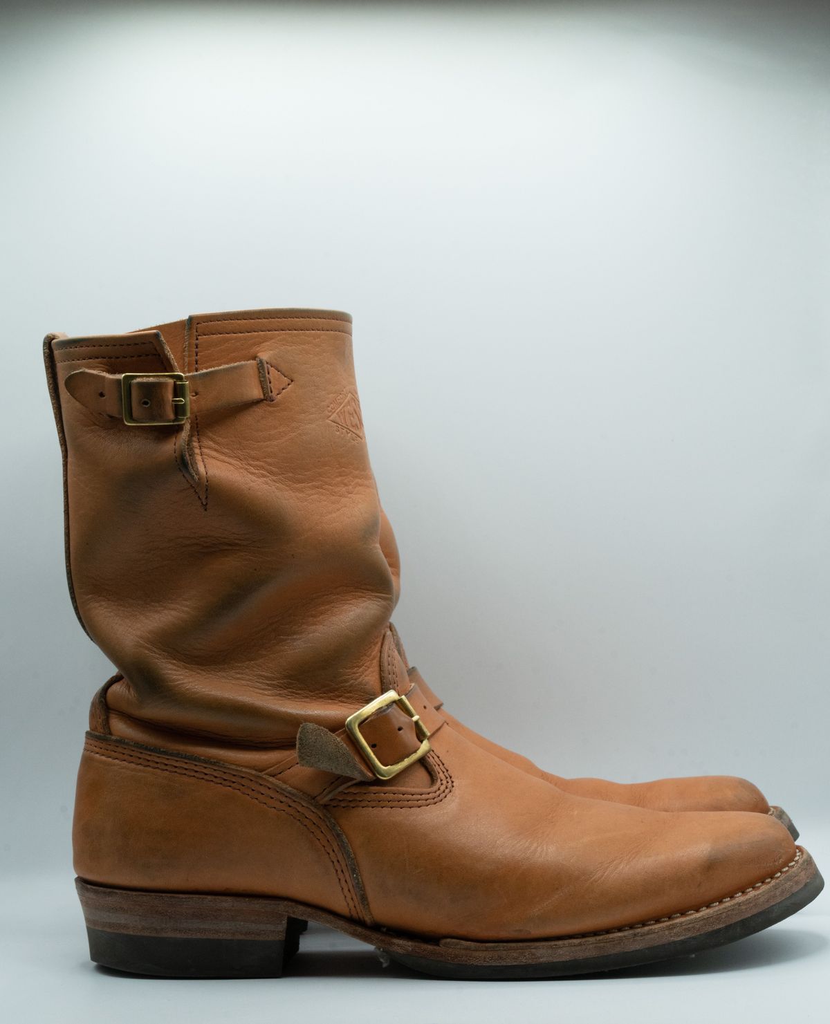 Photo by patinathunderdome on January 5, 2022 of the Wesco Mister Lou in Horween Natural Essex.