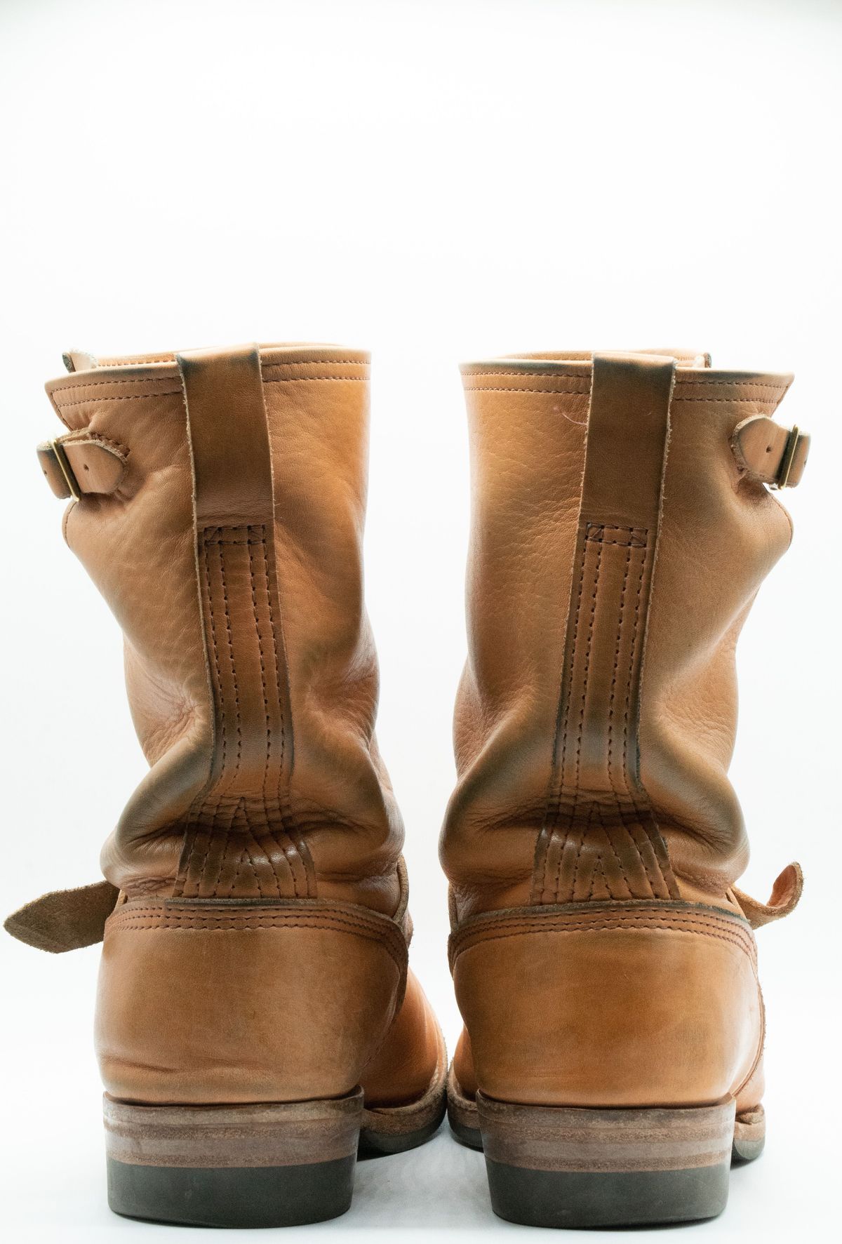 Photo by patinathunderdome on January 5, 2022 of the Wesco Mister Lou in Horween Natural Essex.