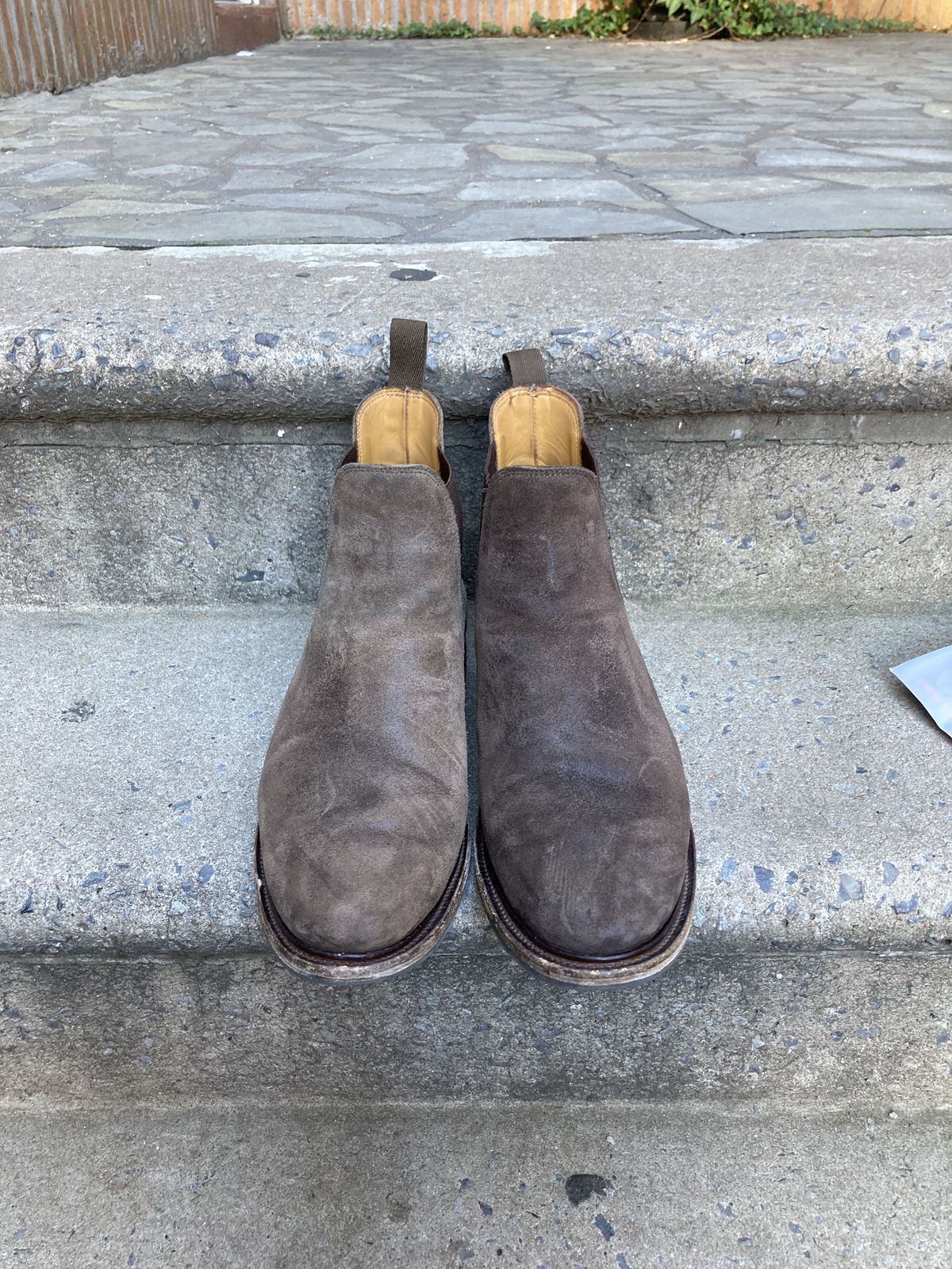 Photo by patinathunderdome on November 4, 2021 of the Viberg Chelsea in Maryam Walnut Waxed Reverse Horsebutt.