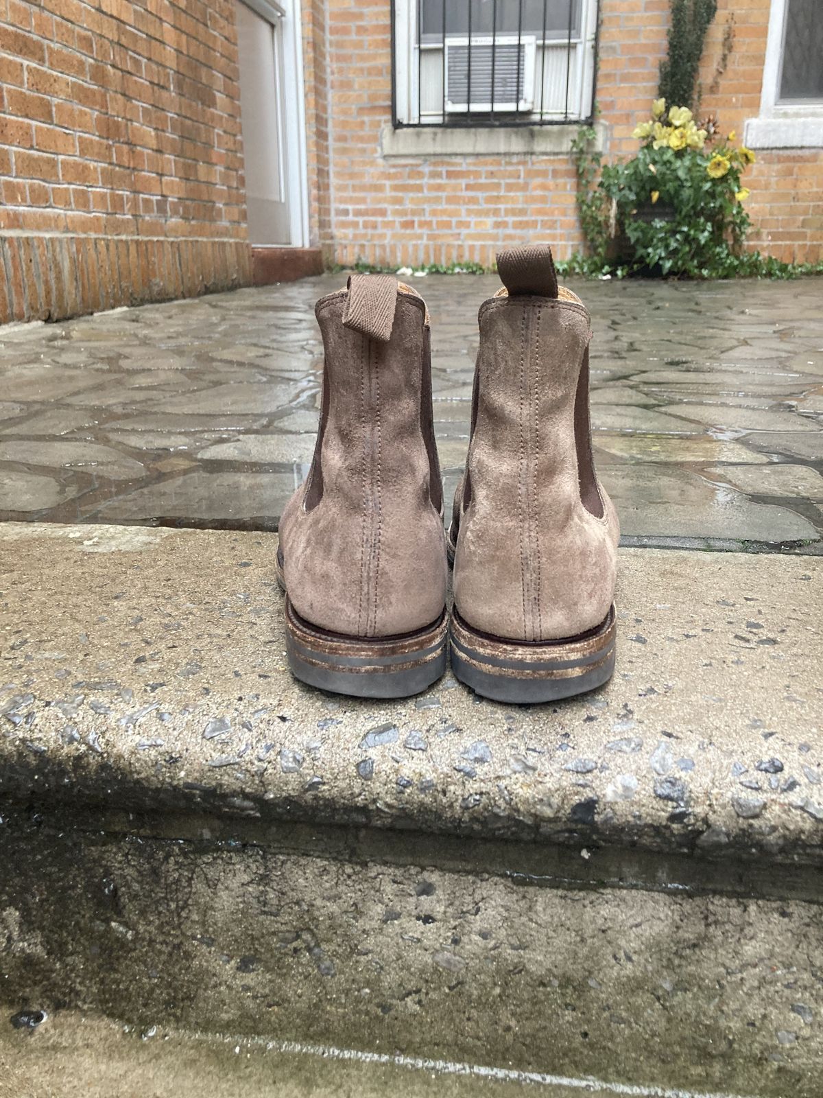 Photo by patinathunderdome on January 5, 2022 of the Viberg Chelsea in Maryam Walnut Waxed Reverse Horsebutt.