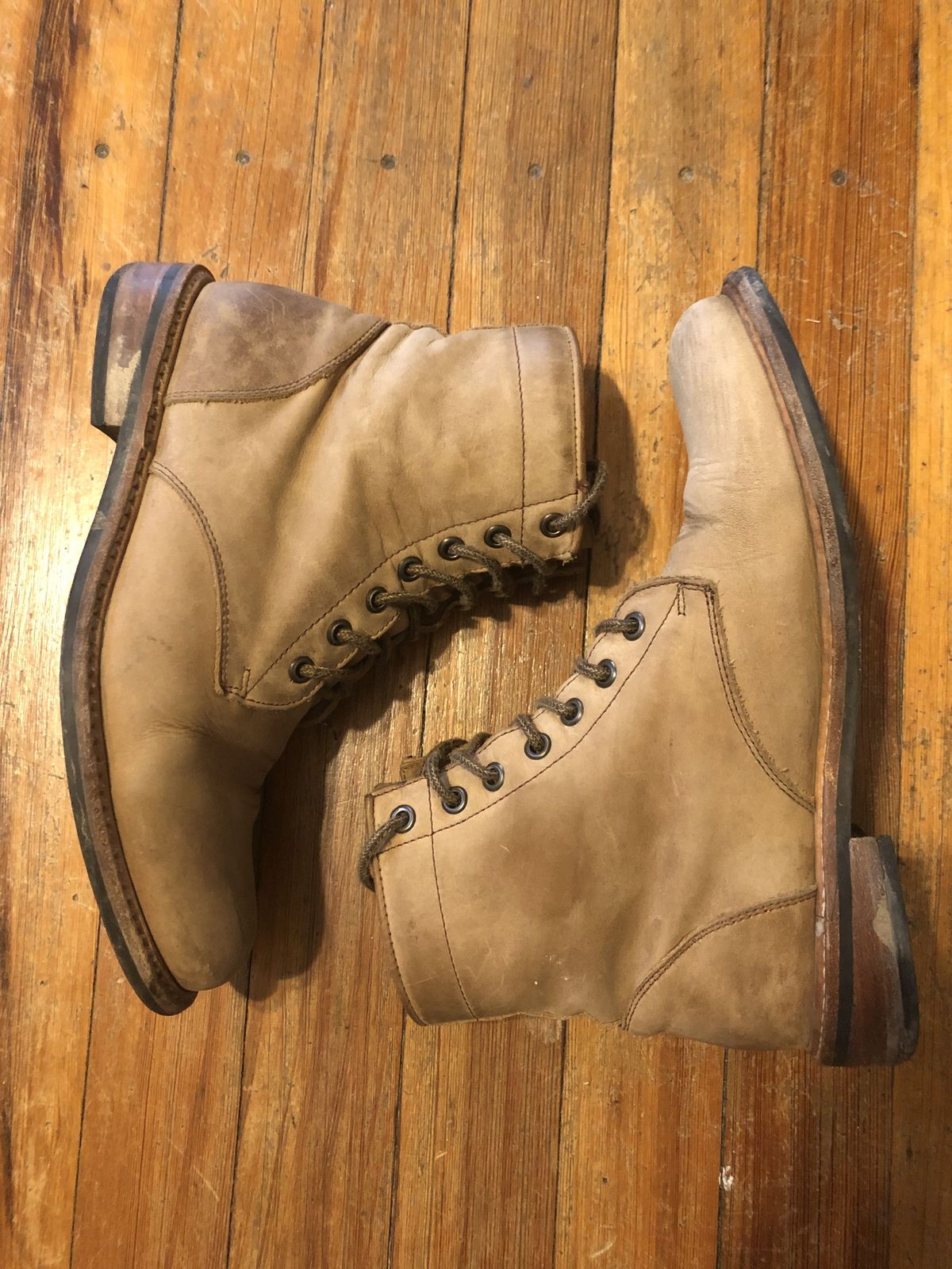 Photo by patinathunderdome on May 6, 2022 of the Nisolo All-Weather Amalia Boot in Tobacco.