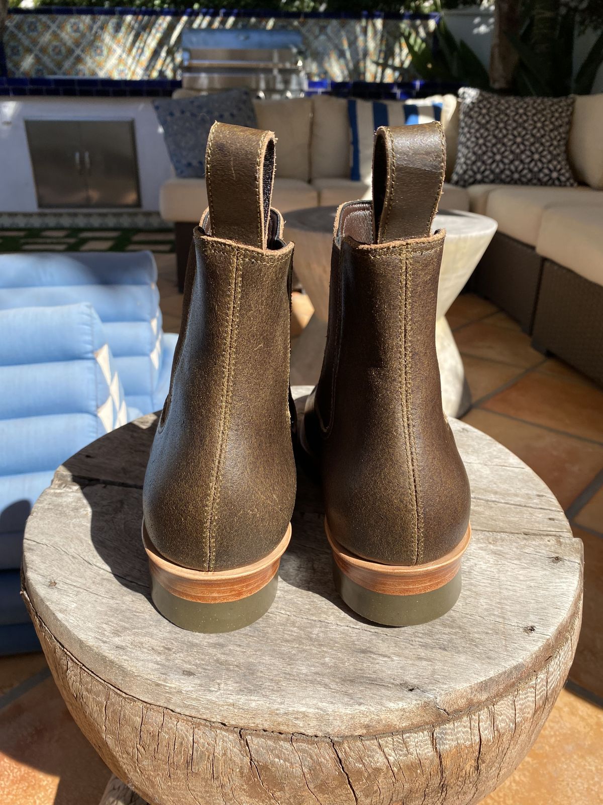 Photo by patinathunderdome on October 1, 2021 of the Benzein The Seventh Chelsea Boot in Horween Olive Waxed Flesh.