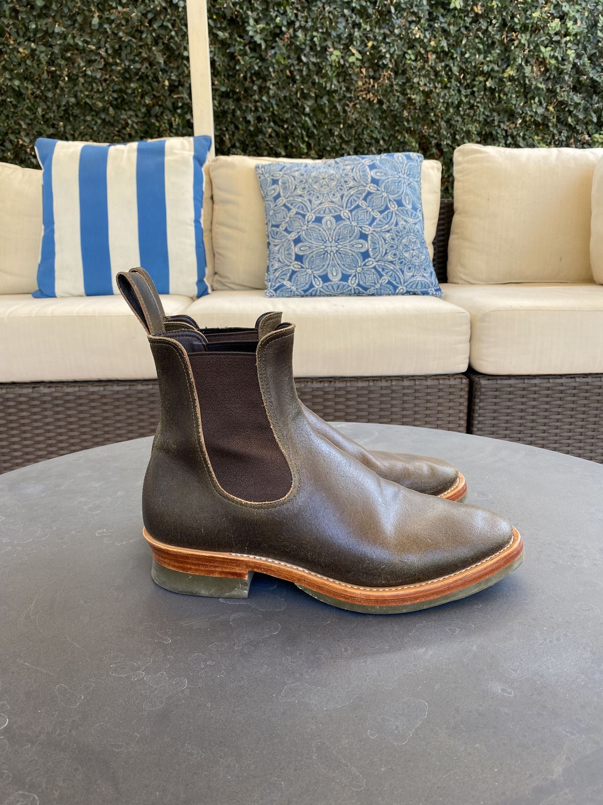 Photo by patinathunderdome on December 2, 2021 of the Benzein The Seventh Chelsea Boot in Horween Olive Waxed Flesh.