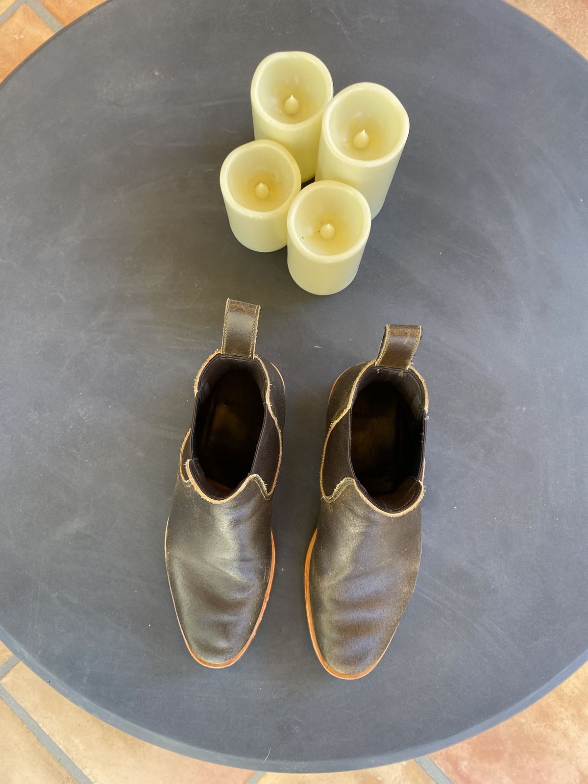 Photo by patinathunderdome on January 3, 2022 of the Benzein The Seventh Chelsea Boot in Horween Olive Waxed Flesh.