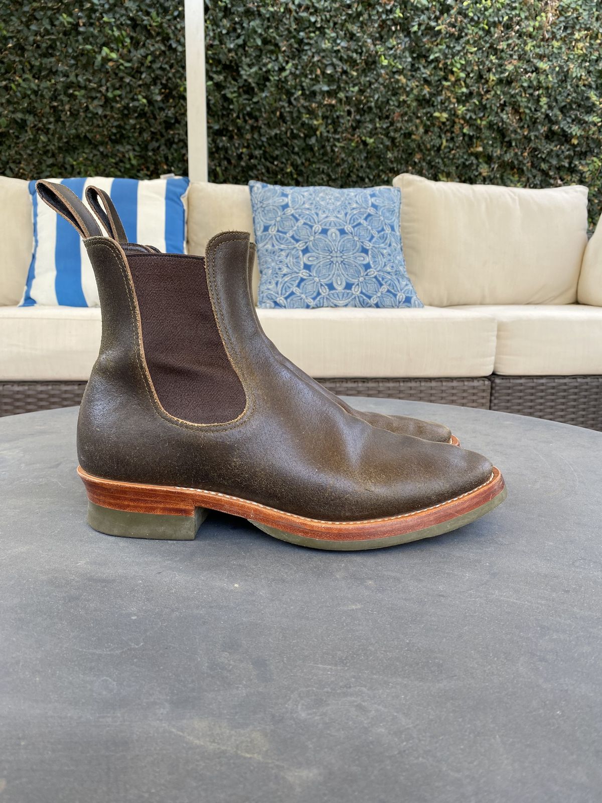 Photo by patinathunderdome on March 3, 2022 of the Benzein The Seventh Chelsea Boot in Horween Olive Waxed Flesh.