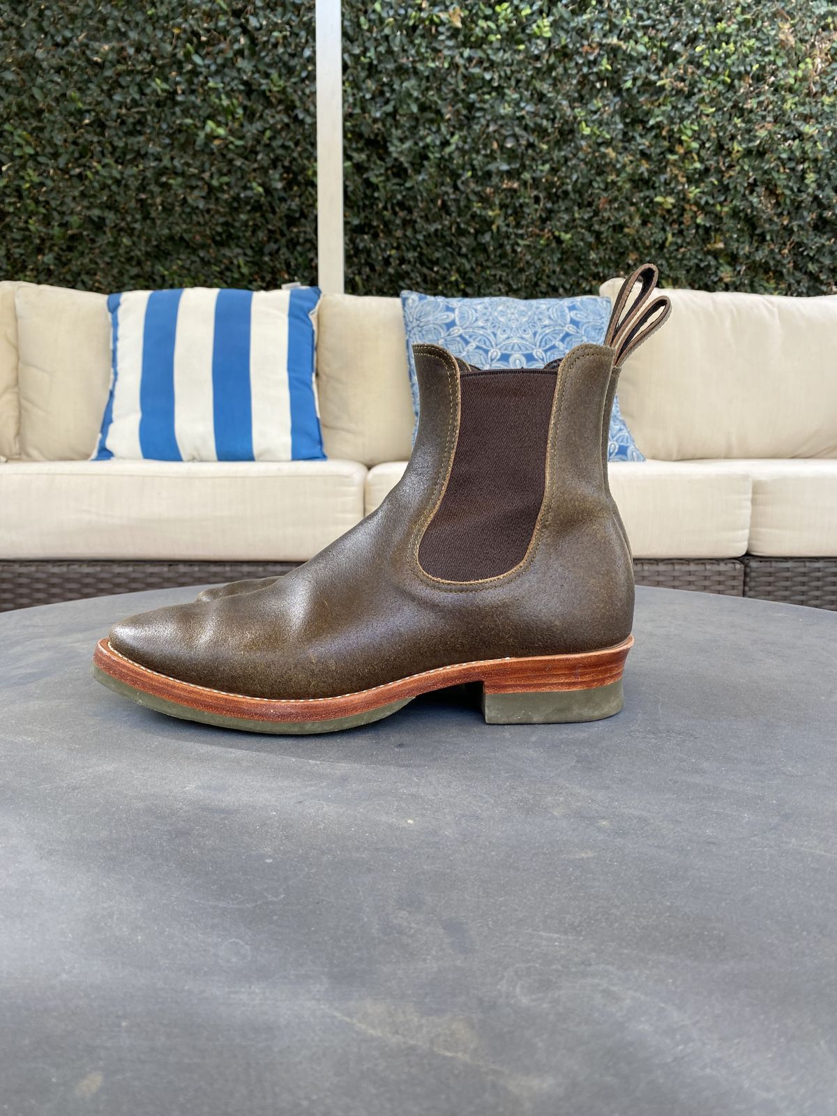 Photo by patinathunderdome on March 3, 2022 of the Benzein The Seventh Chelsea Boot in Horween Olive Waxed Flesh.