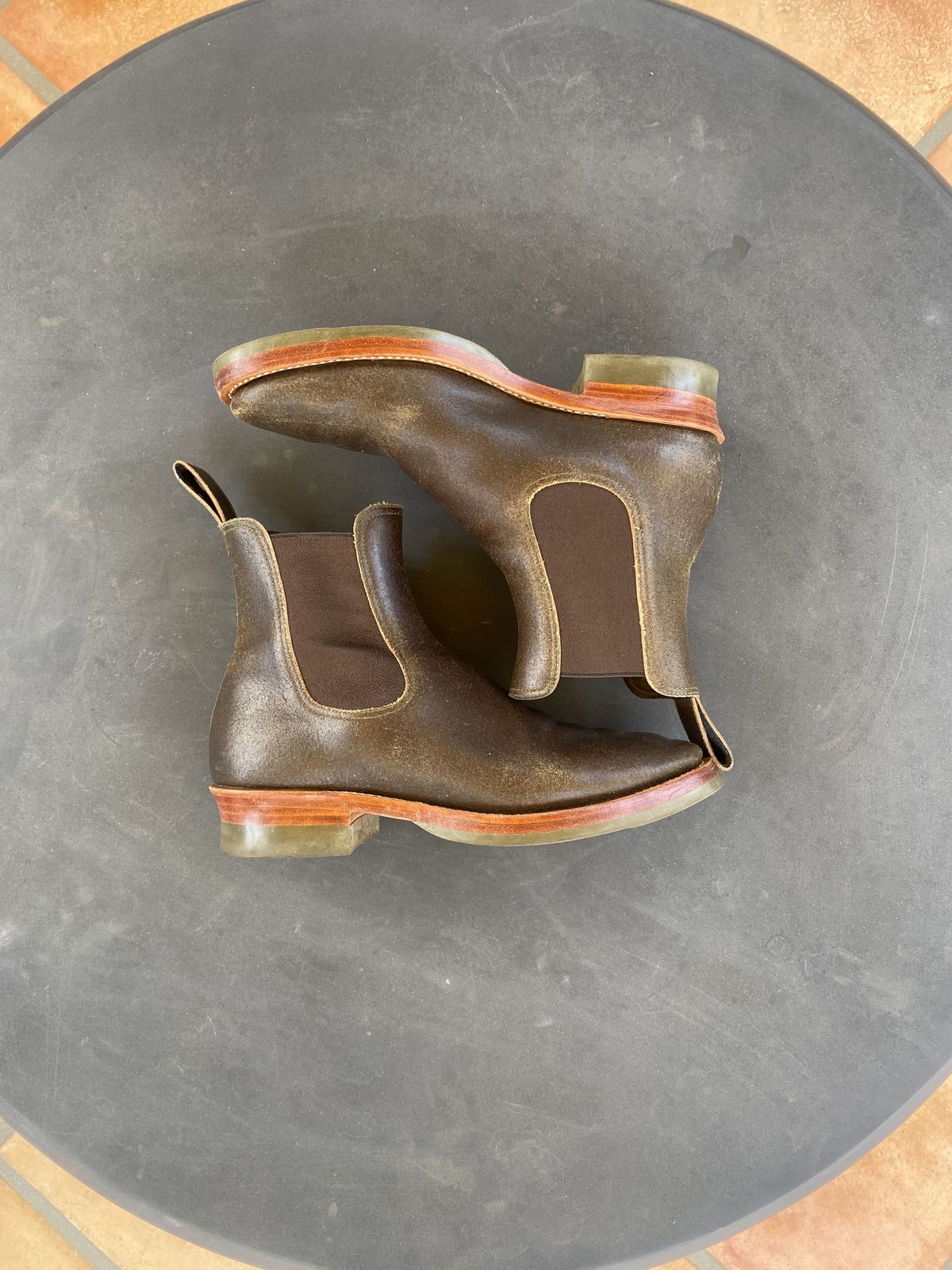 Photo by patinathunderdome on March 3, 2022 of the Benzein The Seventh Chelsea Boot in Horween Olive Waxed Flesh.