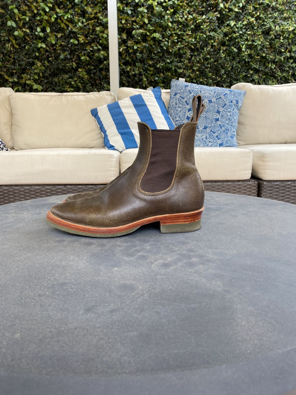 Photo by patinathunderdome on April 3, 2022 of the Benzein The Seventh Chelsea Boot in Horween Olive Waxed Flesh.