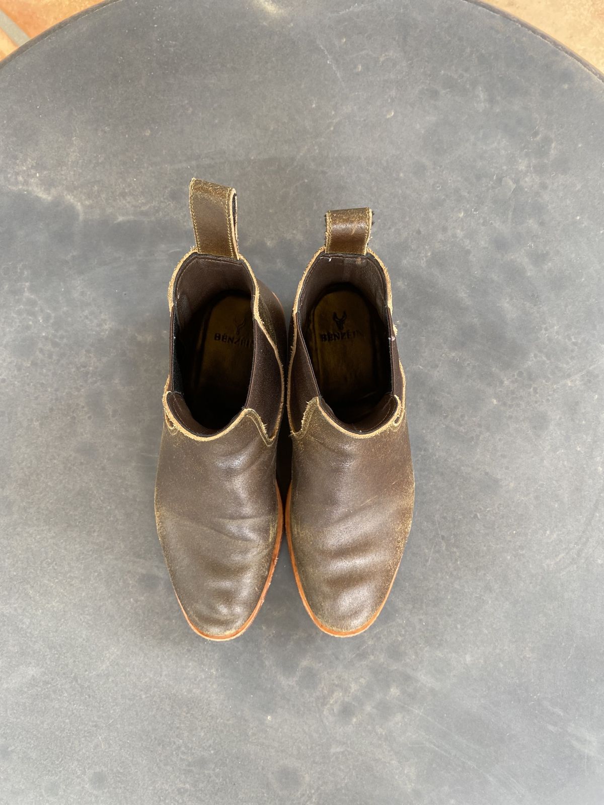 Photo by patinathunderdome on April 3, 2022 of the Benzein The Seventh Chelsea Boot in Horween Olive Waxed Flesh.