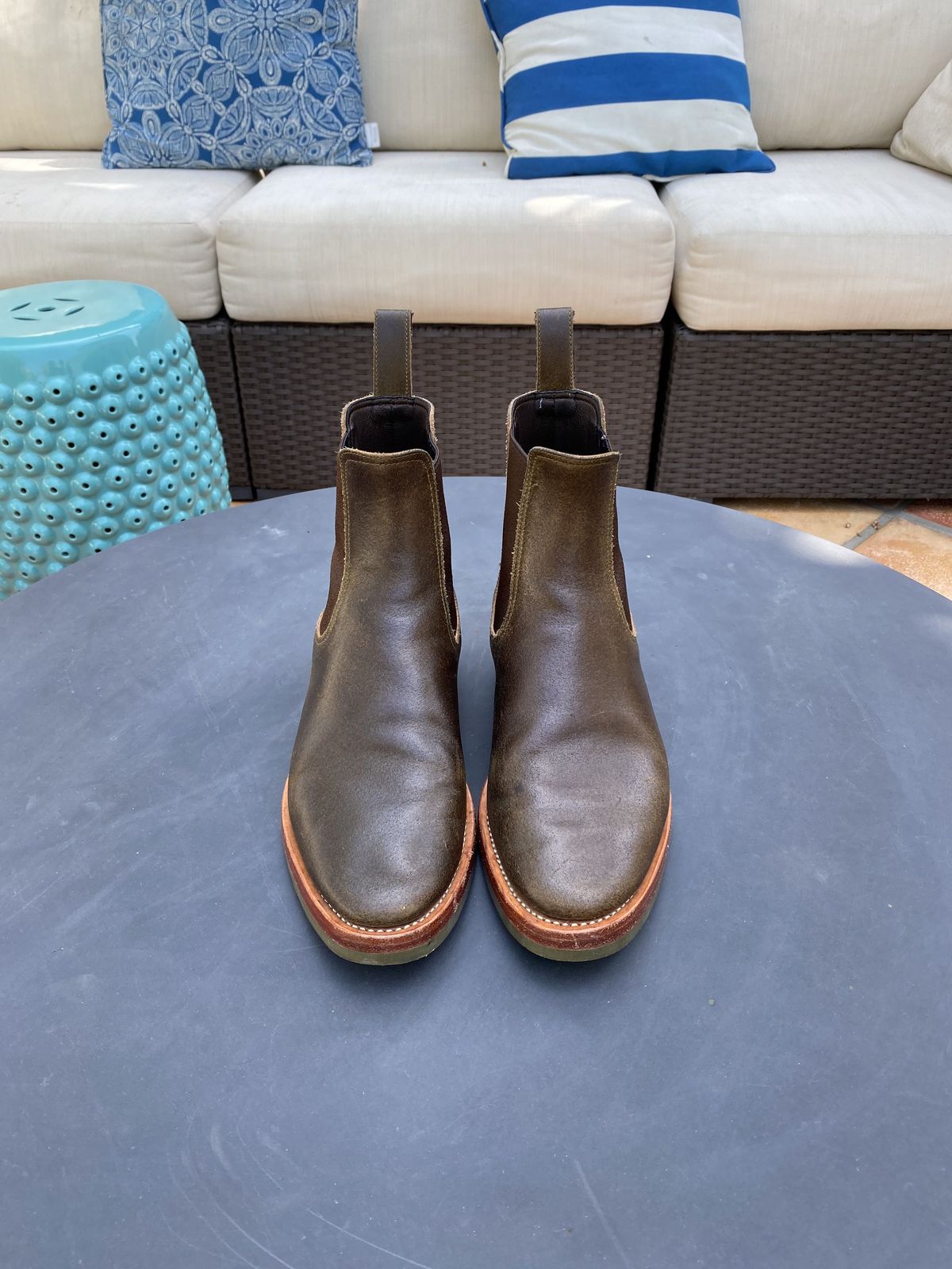 Photo by patinathunderdome on May 5, 2022 of the Benzein The Seventh Chelsea Boot in Horween Olive Waxed Flesh.