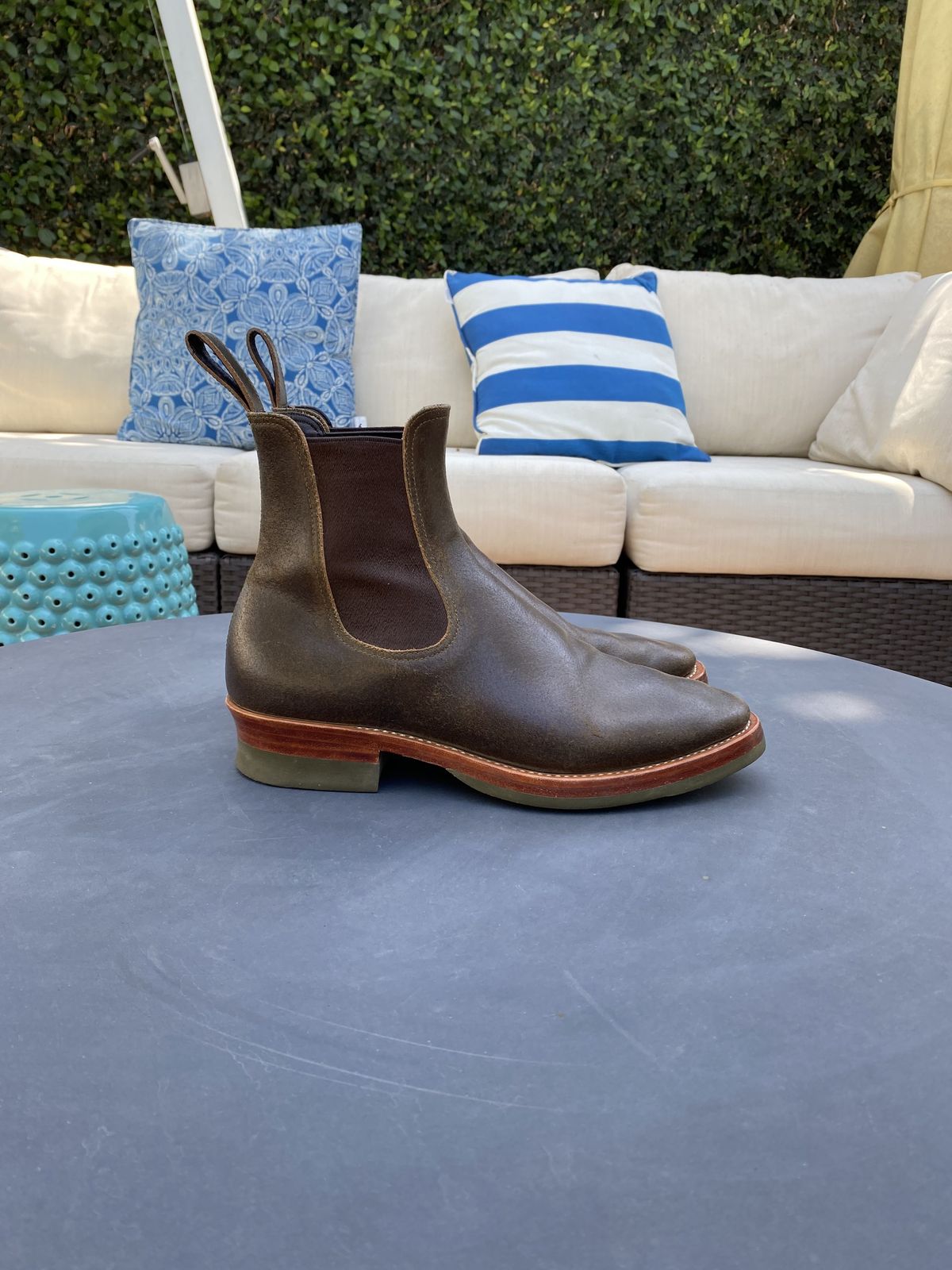 Photo by patinathunderdome on May 5, 2022 of the Benzein The Seventh Chelsea Boot in Horween Olive Waxed Flesh.