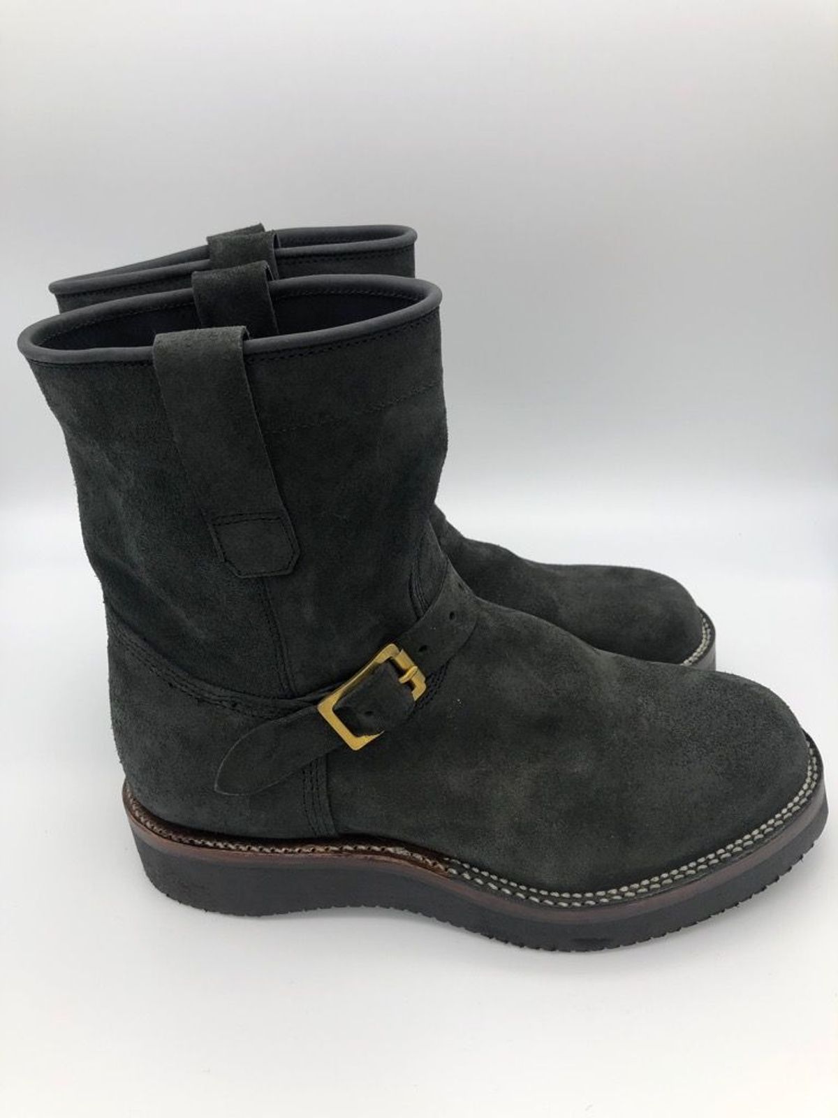 Photo by patinathunderdome on September 30, 2021 of the Viberg Engineer in Maryam Black Vitello Calf Nubuck.