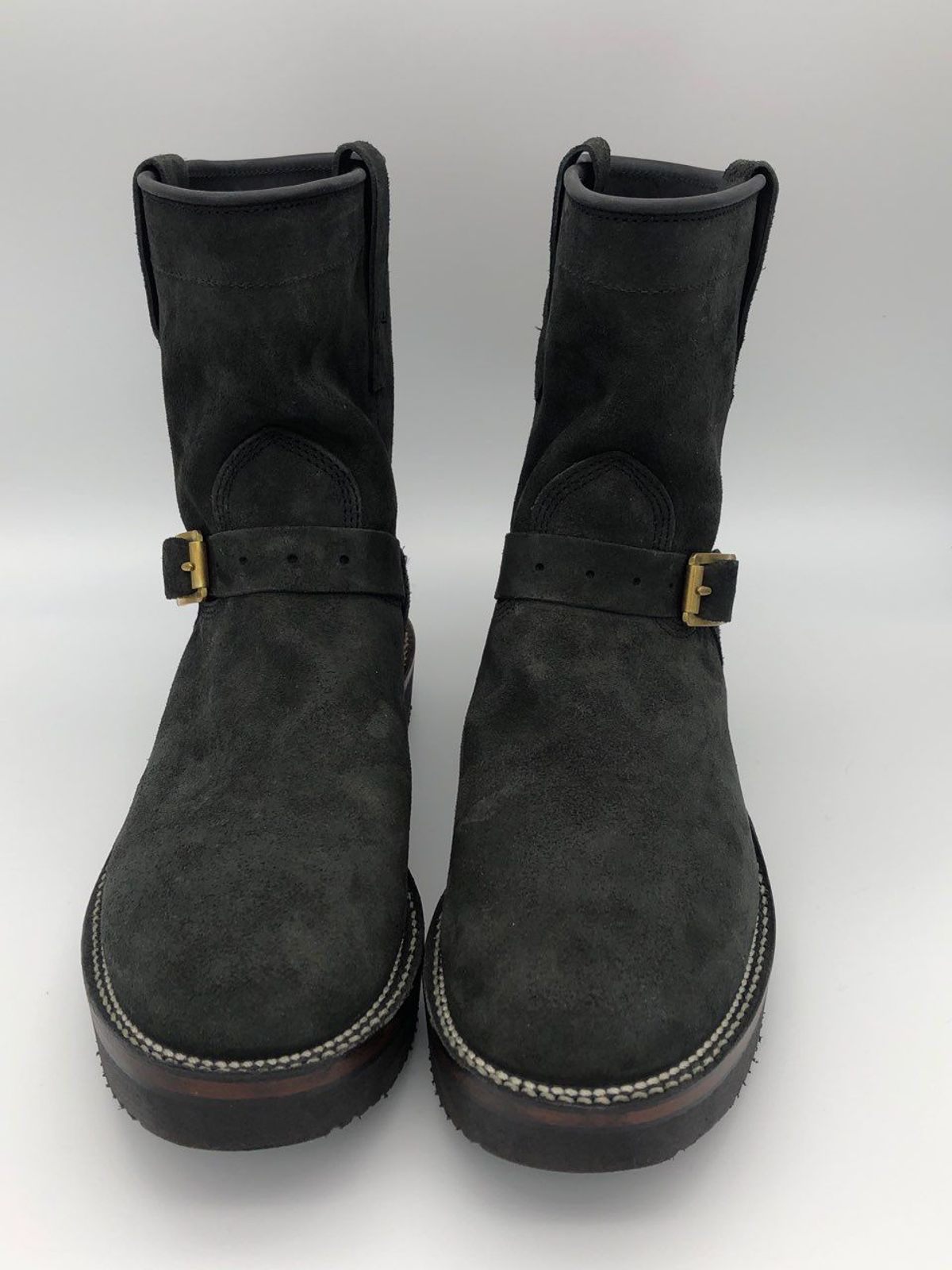 Photo by patinathunderdome on September 30, 2021 of the Viberg Engineer in Maryam Black Vitello Calf Nubuck.