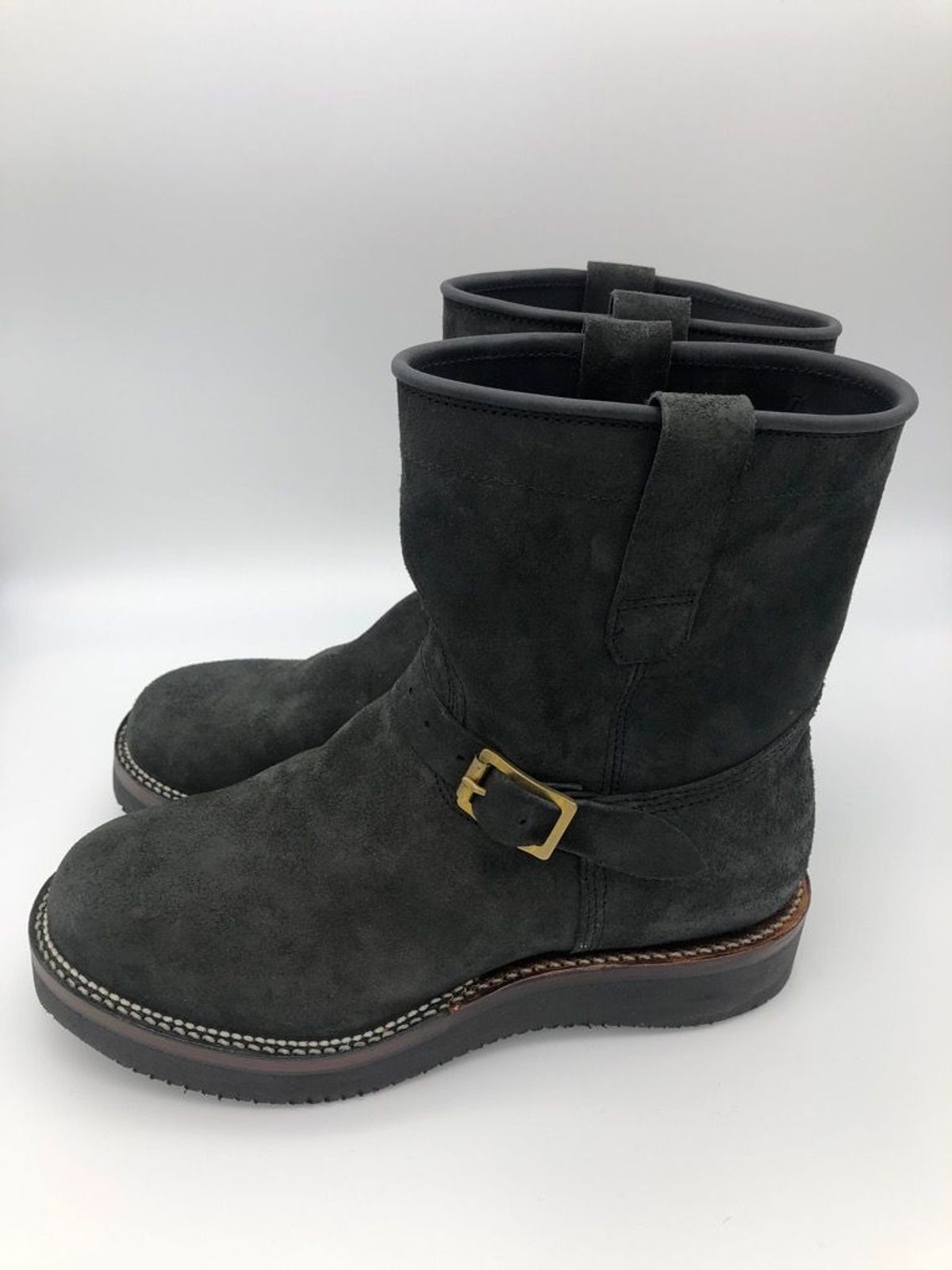 Photo by patinathunderdome on September 30, 2021 of the Viberg Engineer in Maryam Black Vitello Calf Nubuck.