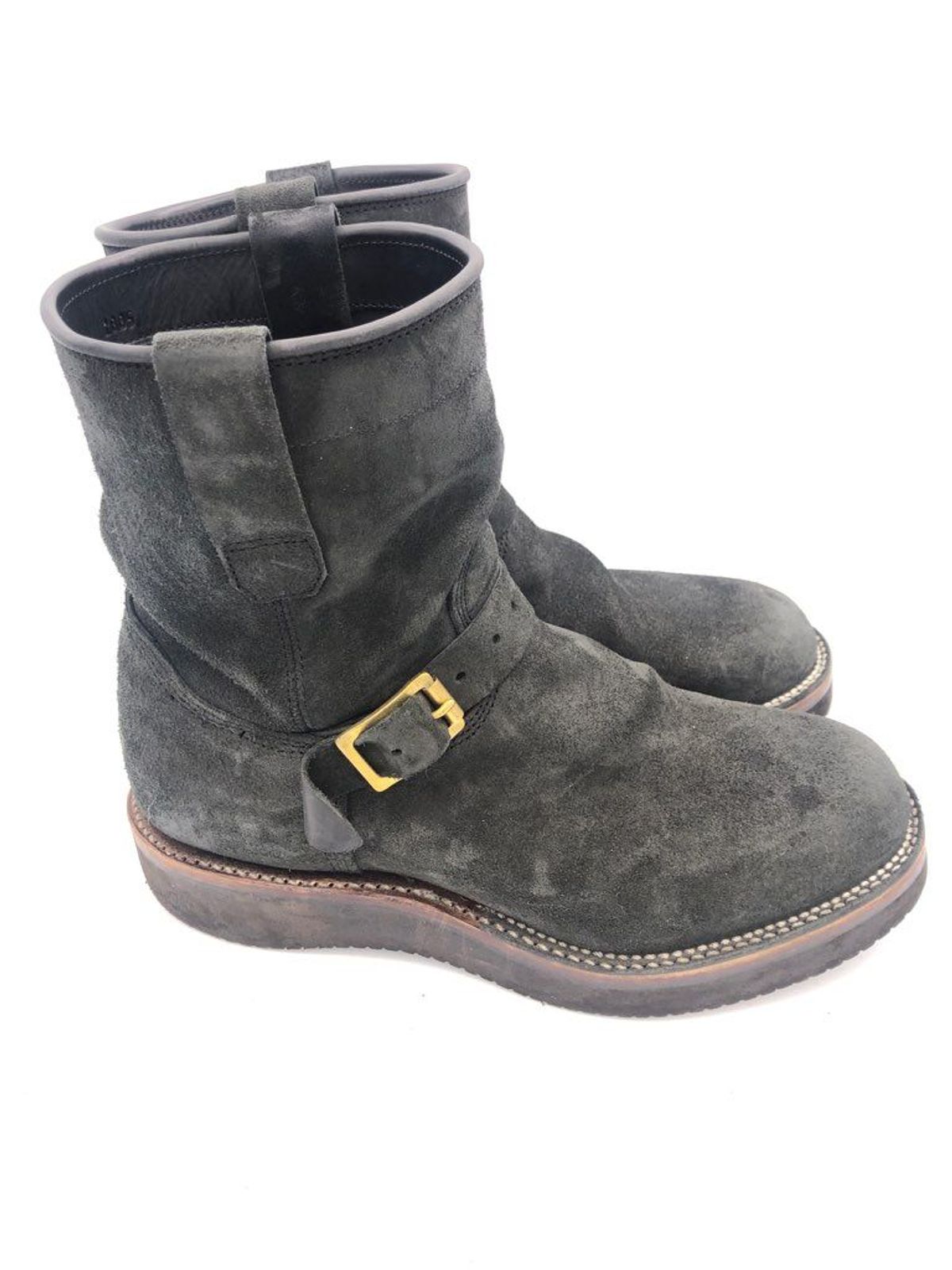 Photo by patinathunderdome on January 2, 2022 of the Viberg Engineer in Maryam Black Vitello Calf Nubuck.