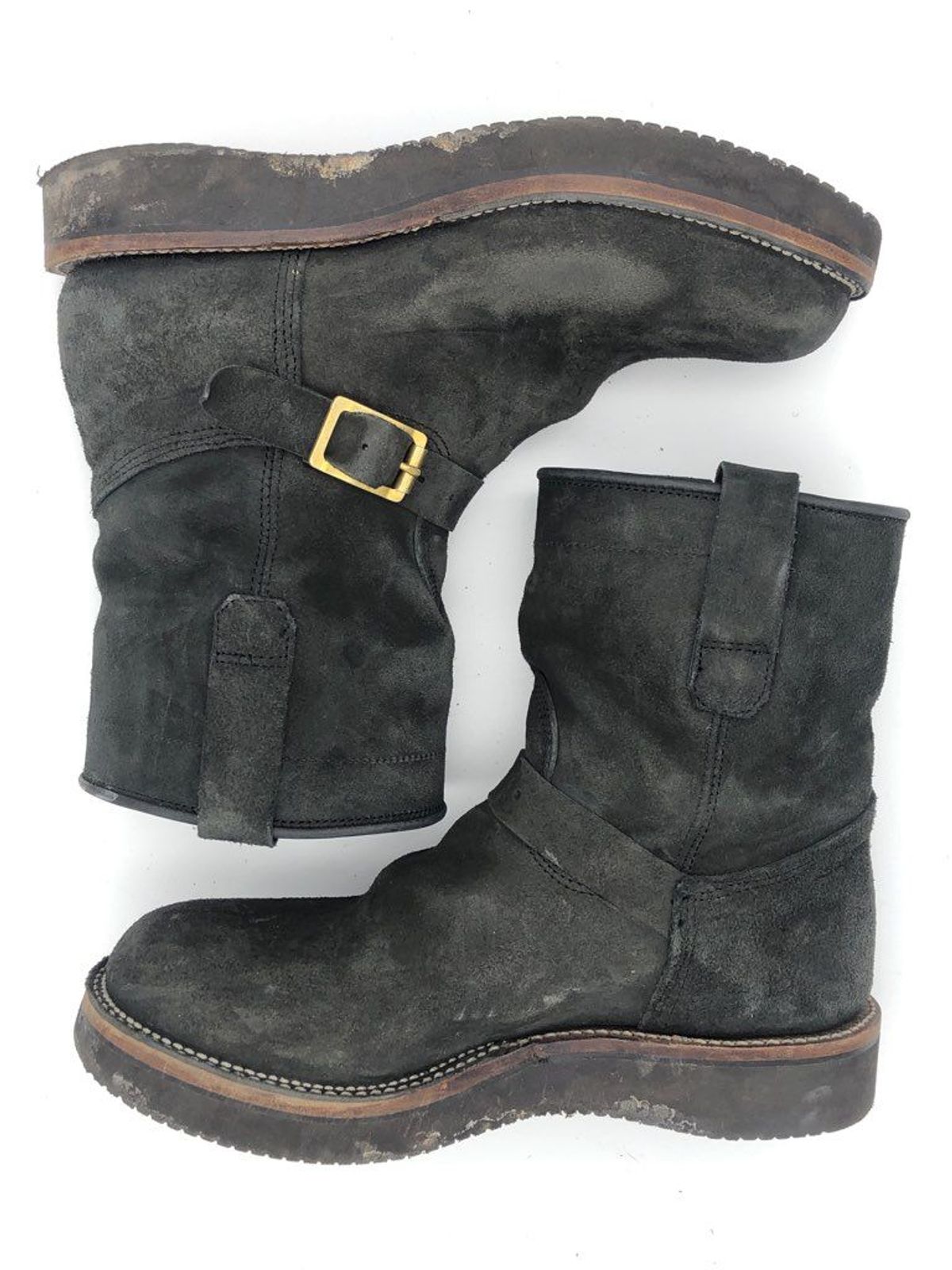Photo by patinathunderdome on February 5, 2022 of the Viberg Engineer in Maryam Black Vitello Calf Nubuck.