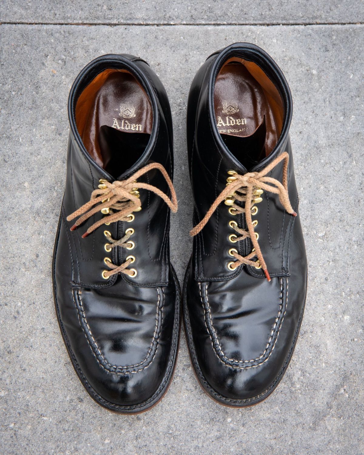 Photo by patinathunderdome on March 2, 2022 of the Alden Indy Boot in Horween Black Shell Cordovan.