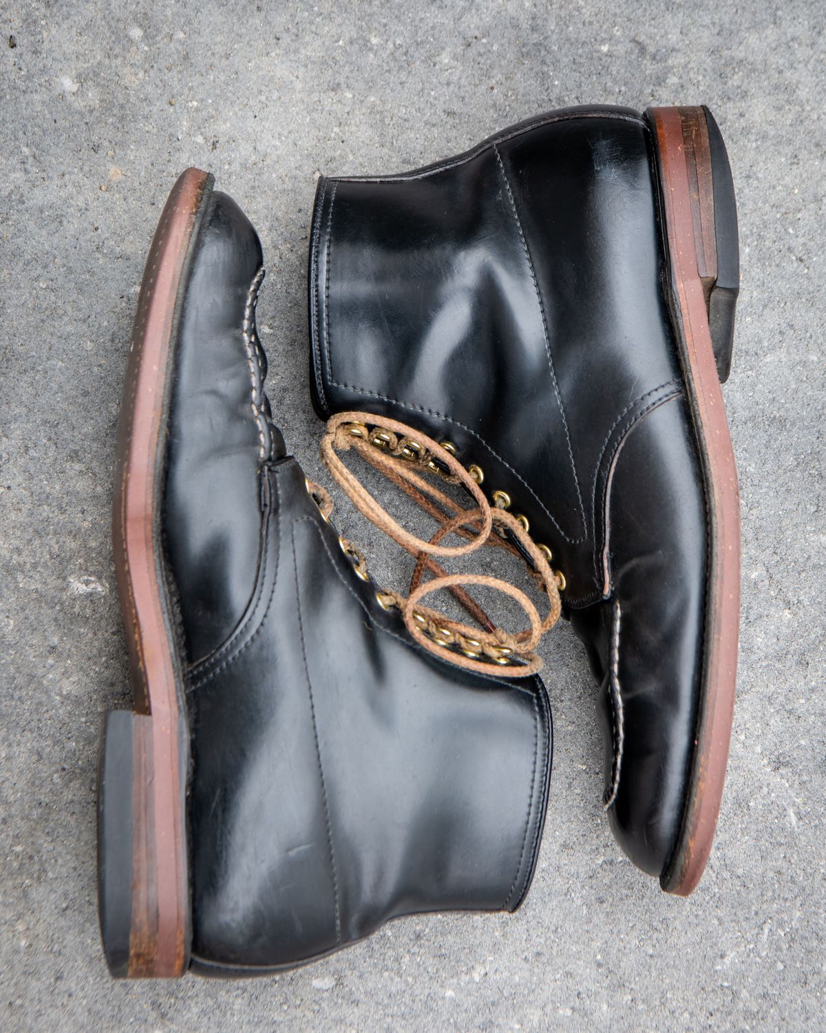 Photo by patinathunderdome on April 3, 2022 of the Alden Indy Boot in Horween Black Shell Cordovan.