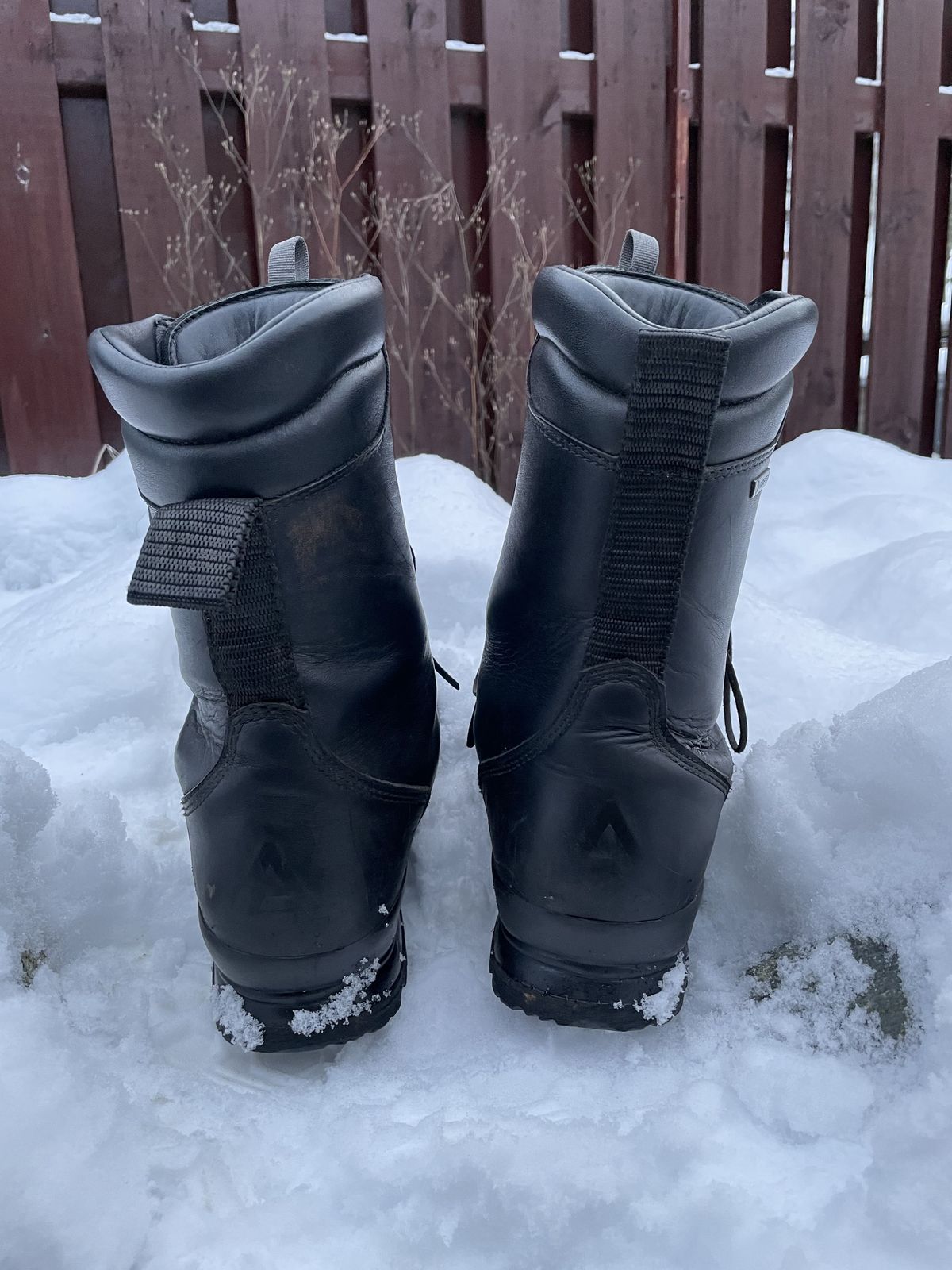 Photo by patinathunderdome on December 3, 2021 of the ALFA Støvel GTX Vern in Black Full Grain.
