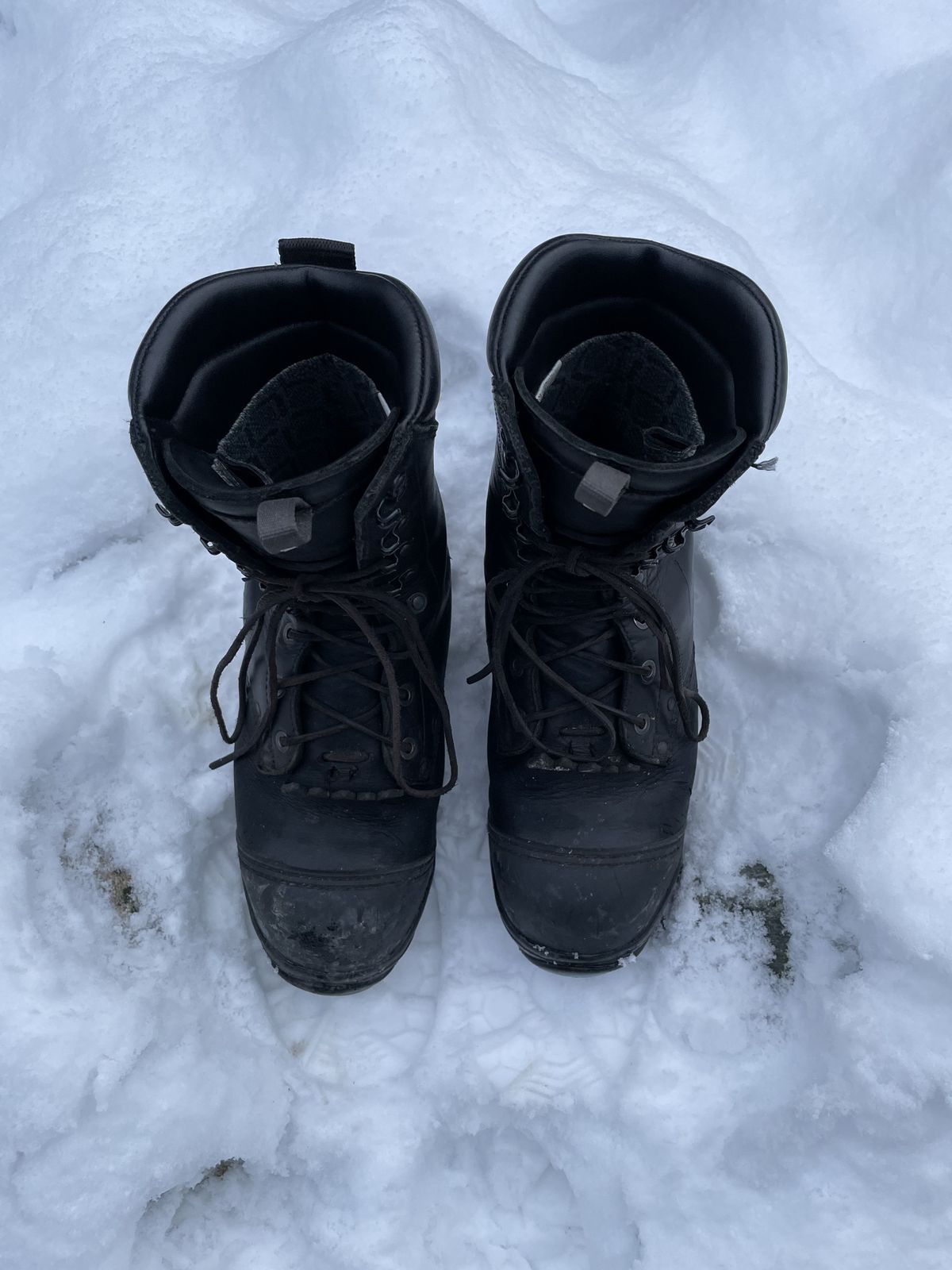 Photo by patinathunderdome on December 3, 2021 of the ALFA Støvel GTX Vern in Black Full Grain.