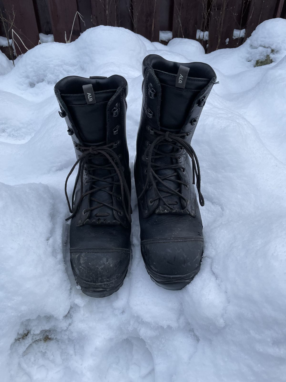 Photo by patinathunderdome on December 3, 2021 of the ALFA Støvel GTX Vern in Black Full Grain.