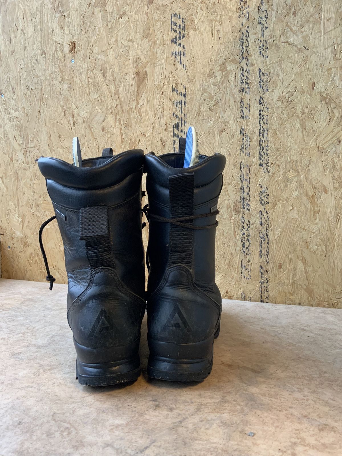 Photo by patinathunderdome on February 3, 2022 of the ALFA Støvel GTX Vern in Black Full Grain.