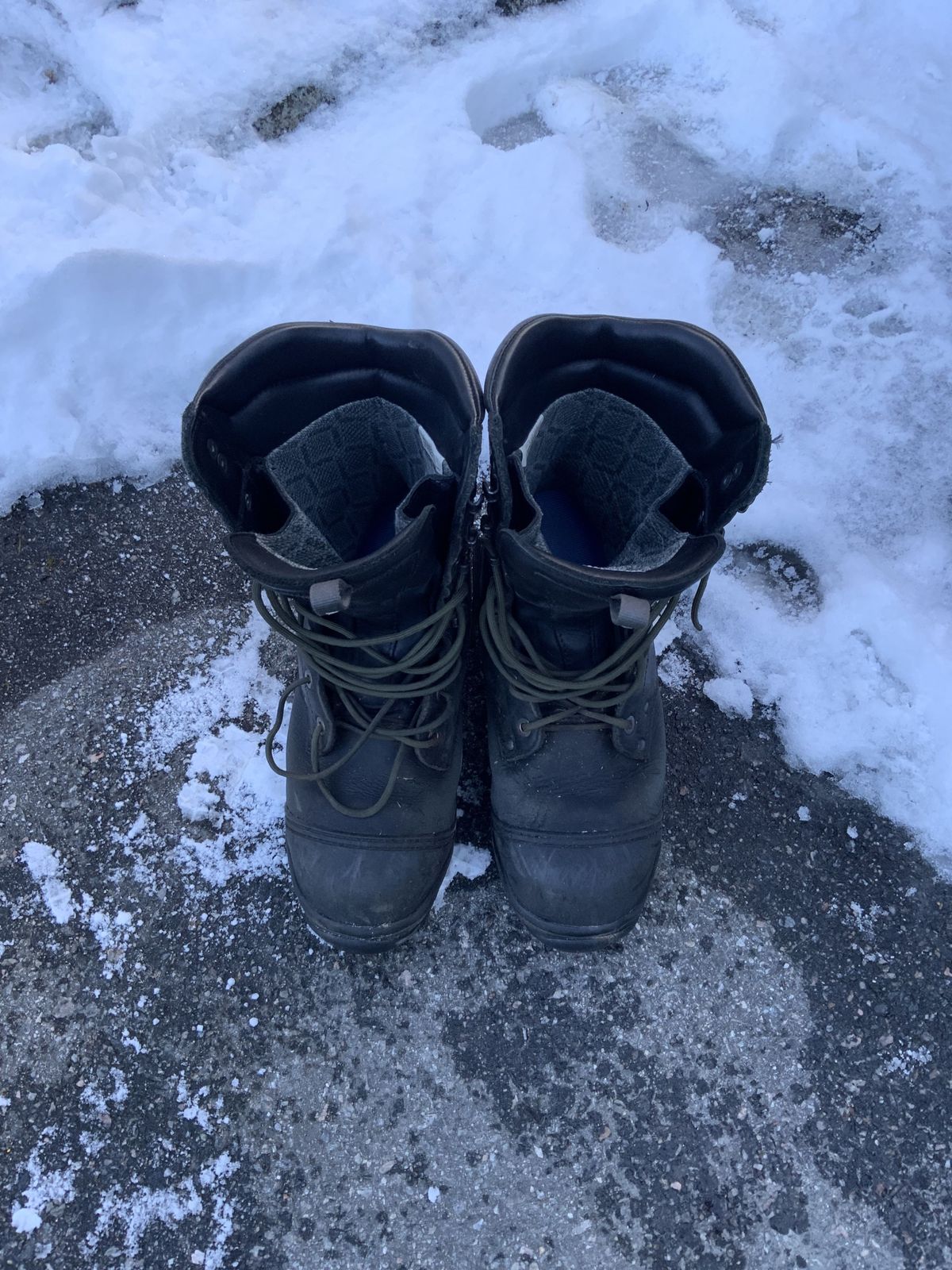 Photo by patinathunderdome on April 5, 2022 of the ALFA Støvel GTX Vern in Black Full Grain.