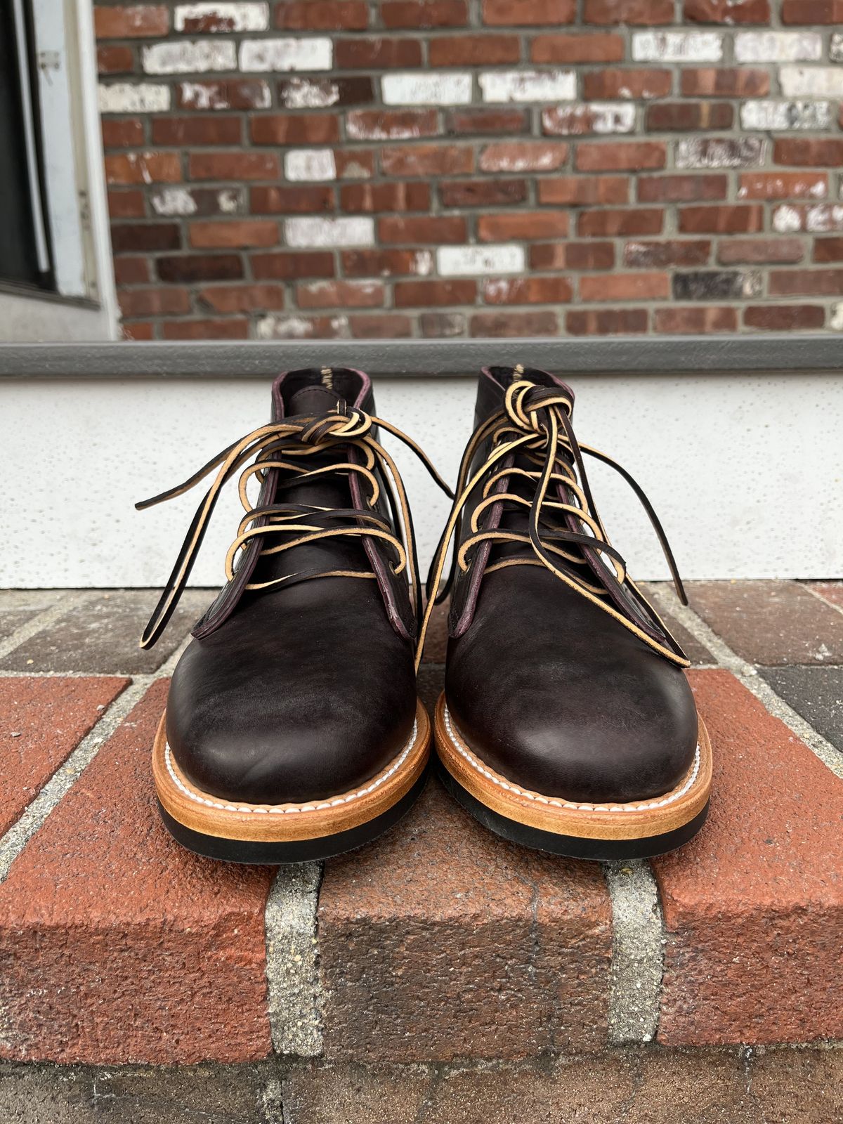 Photo by patinathunderdome on September 30, 2021 of the Truman Chukka in Guidi Aubergine Horse Rump.