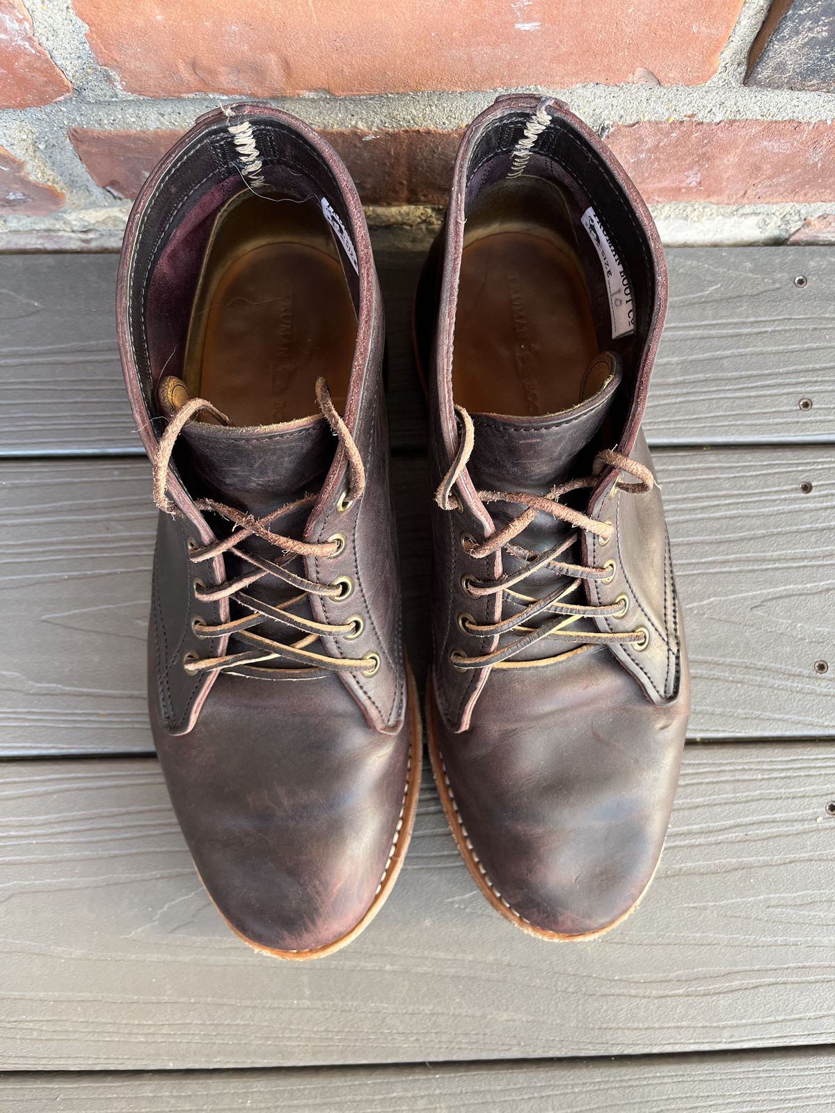 Photo by patinathunderdome on December 6, 2021 of the Truman Chukka in Guidi Aubergine Horse Rump.