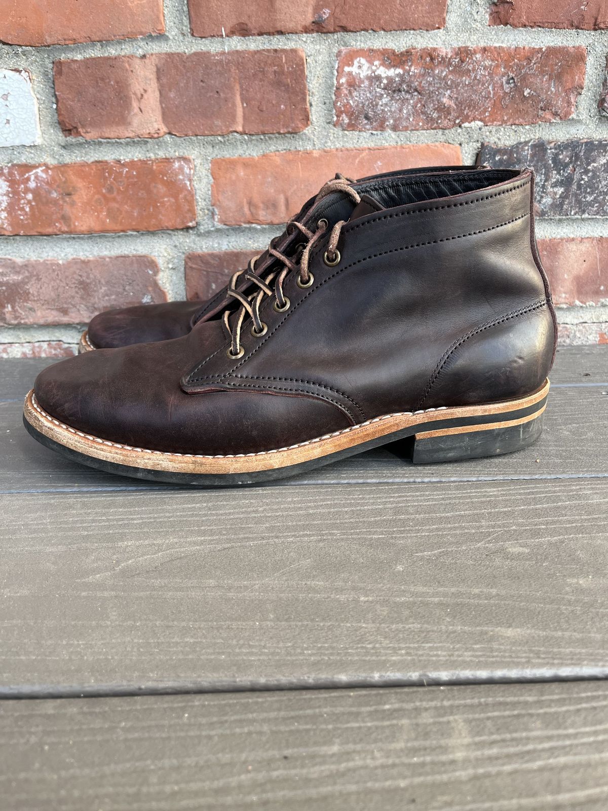 Photo by patinathunderdome on December 6, 2021 of the Truman Chukka in Guidi Aubergine Horse Rump.