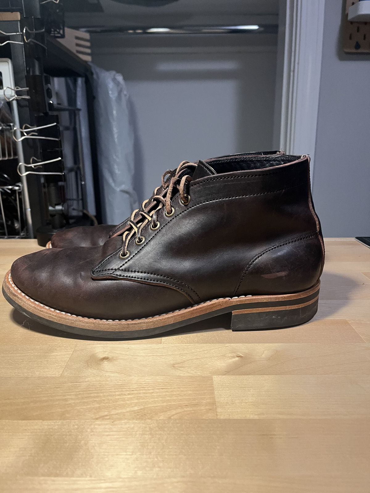 Photo by patinathunderdome on January 6, 2022 of the Truman Chukka in Guidi Aubergine Horse Rump.