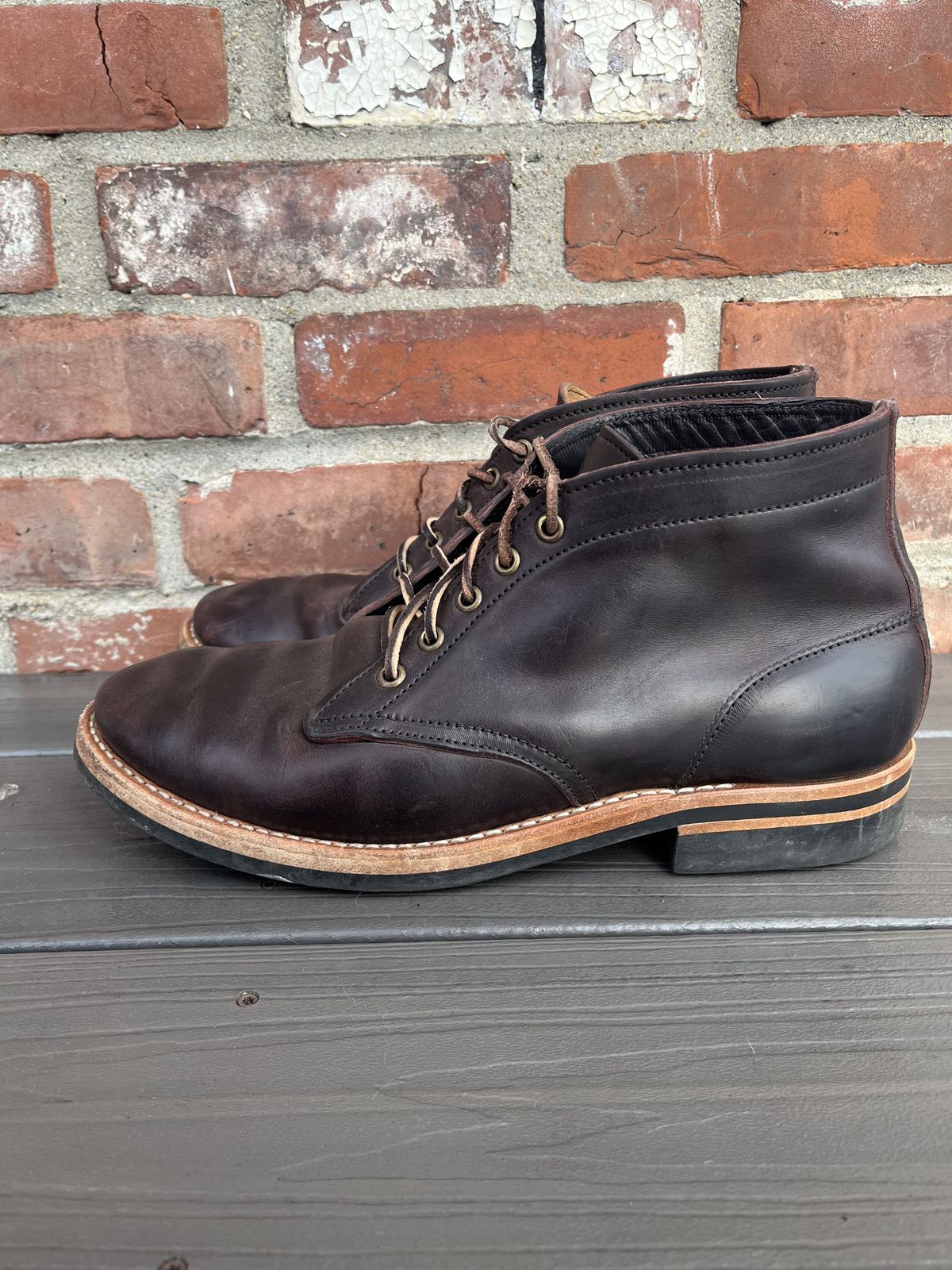 Photo by patinathunderdome on February 6, 2022 of the Truman Chukka in Guidi Aubergine Horse Rump.