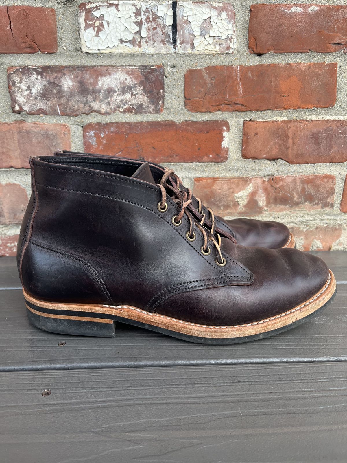 Photo by patinathunderdome on February 6, 2022 of the Truman Chukka in Guidi Aubergine Horse Rump.