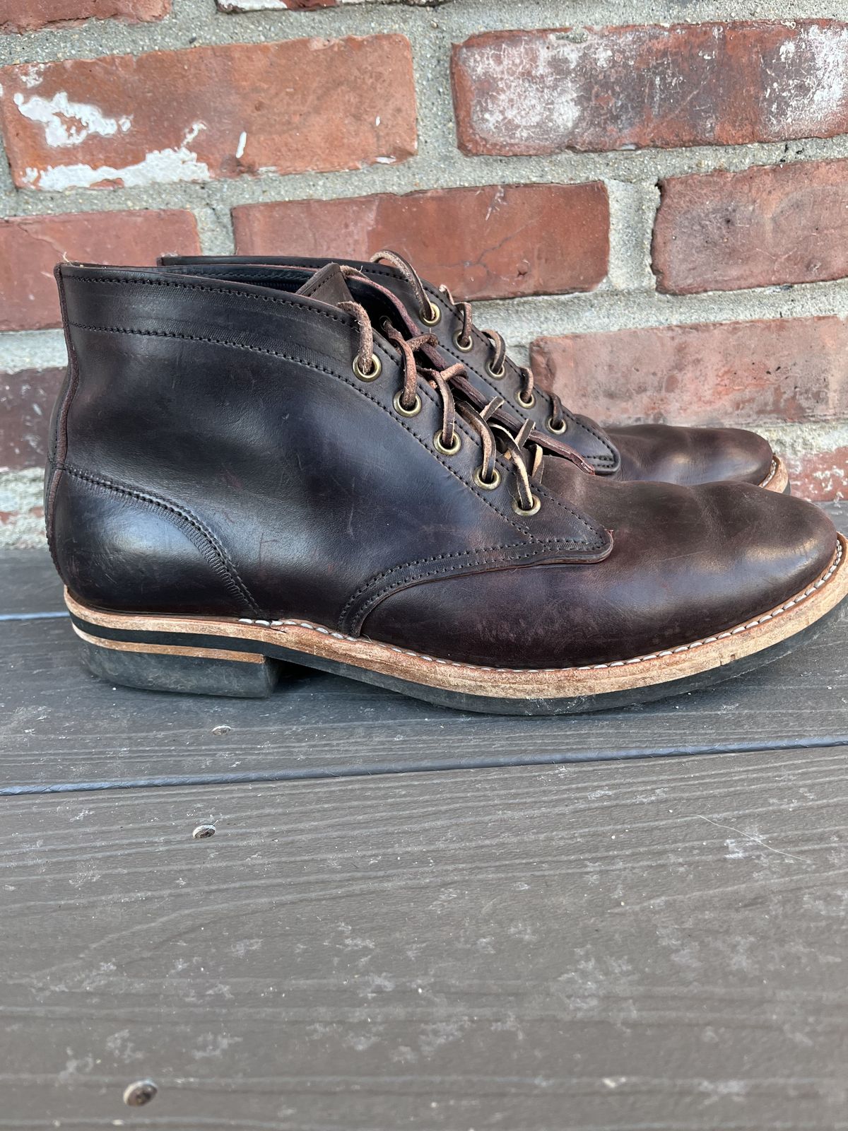 Photo by patinathunderdome on March 5, 2022 of the Truman Chukka in Guidi Aubergine Horse Rump.